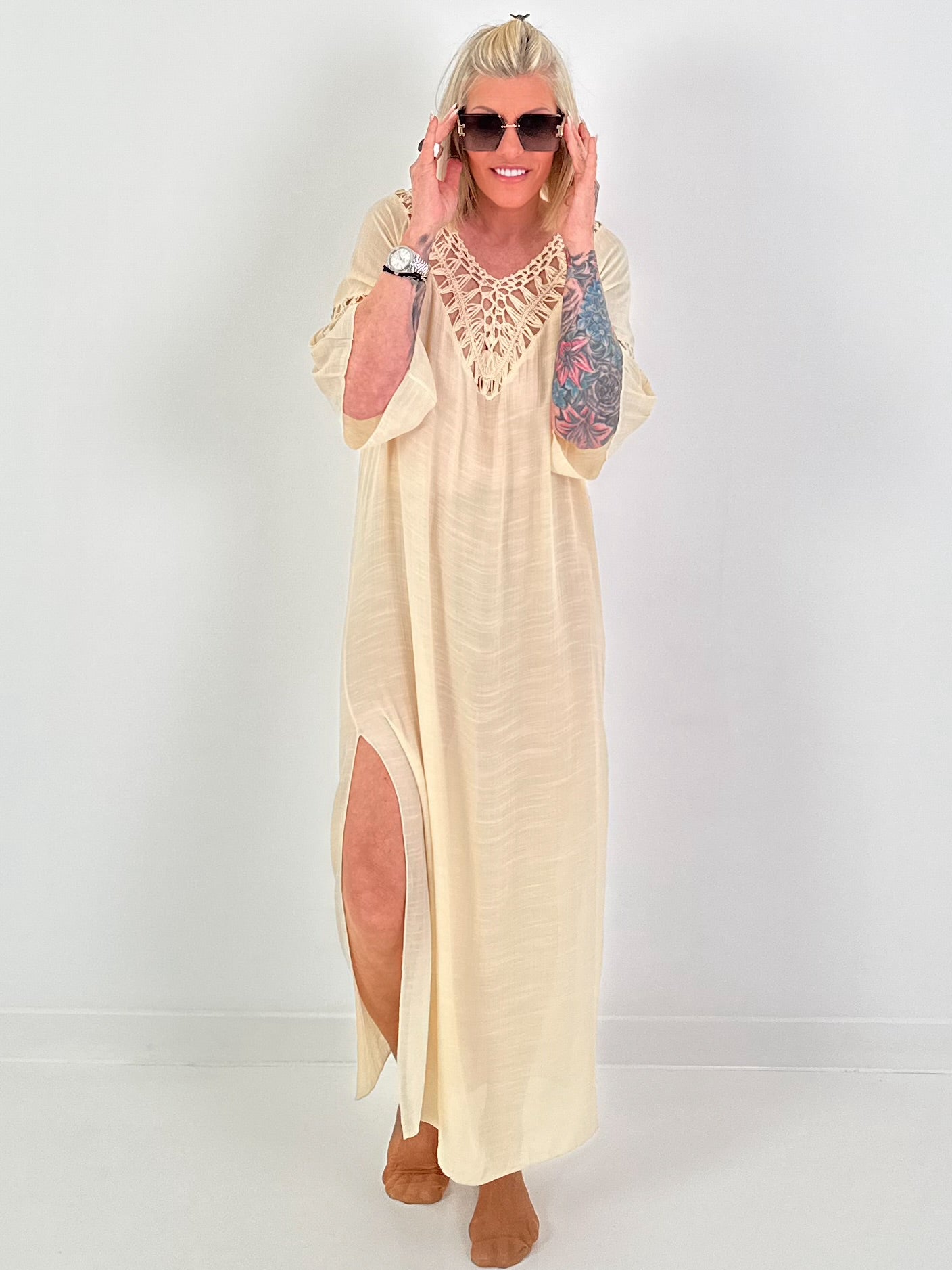 Ibiza Kleid mit Häkeleinsätzen - beige