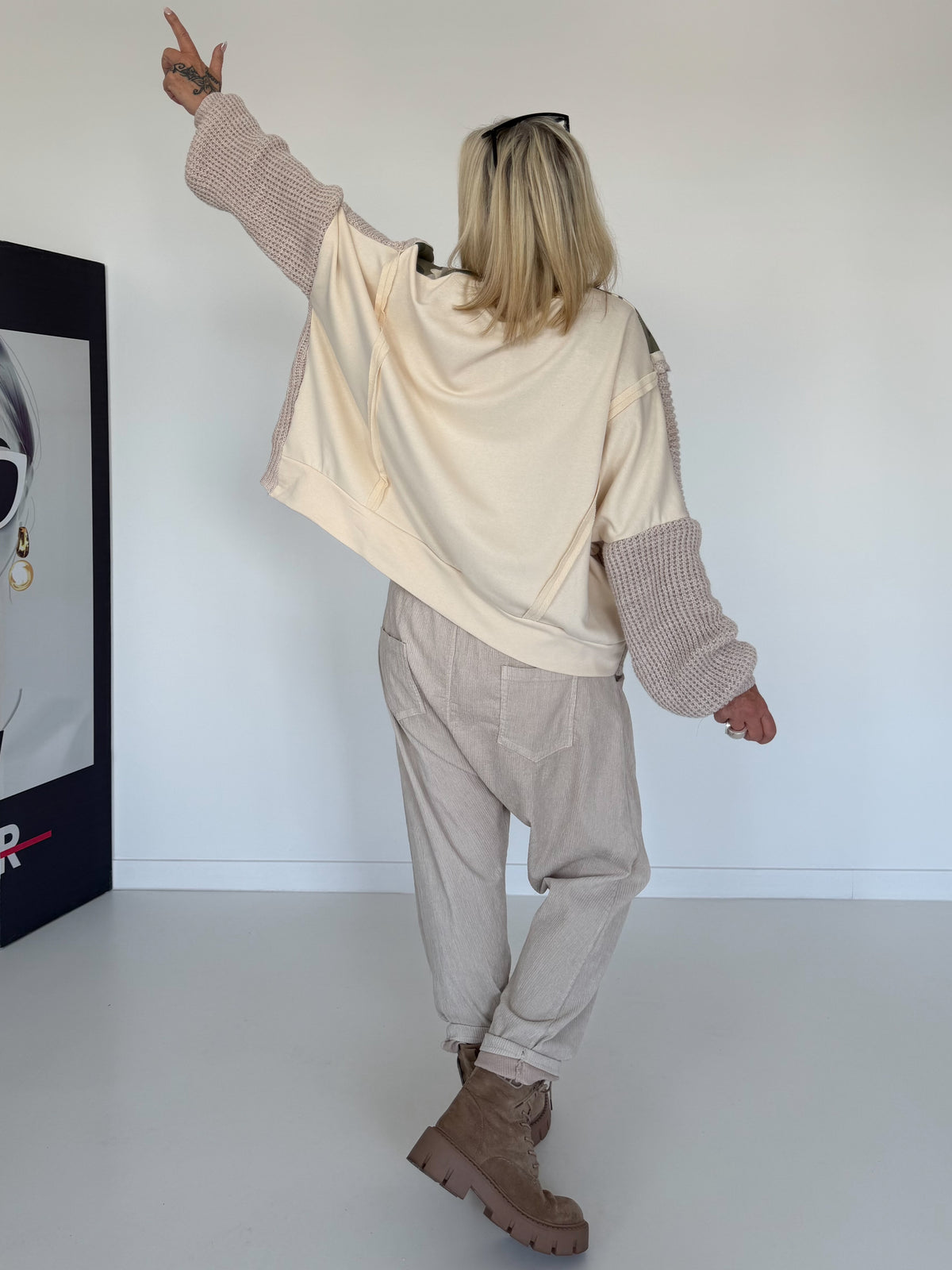 Oversized Sweater mit Strickeinsatz - beige-oliv-mehrfarbig