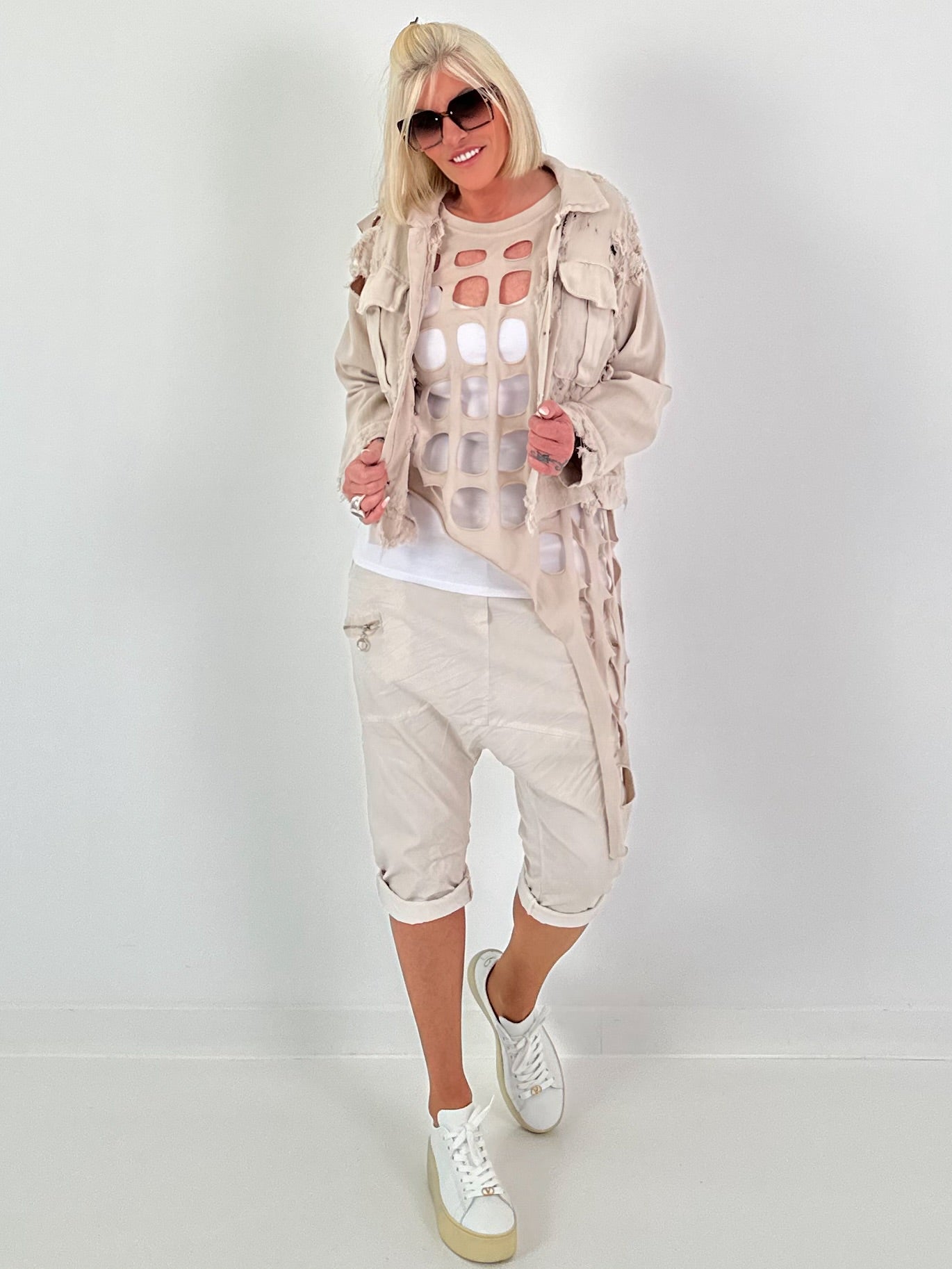 Jeansjacke in Destroyed Optik - beige