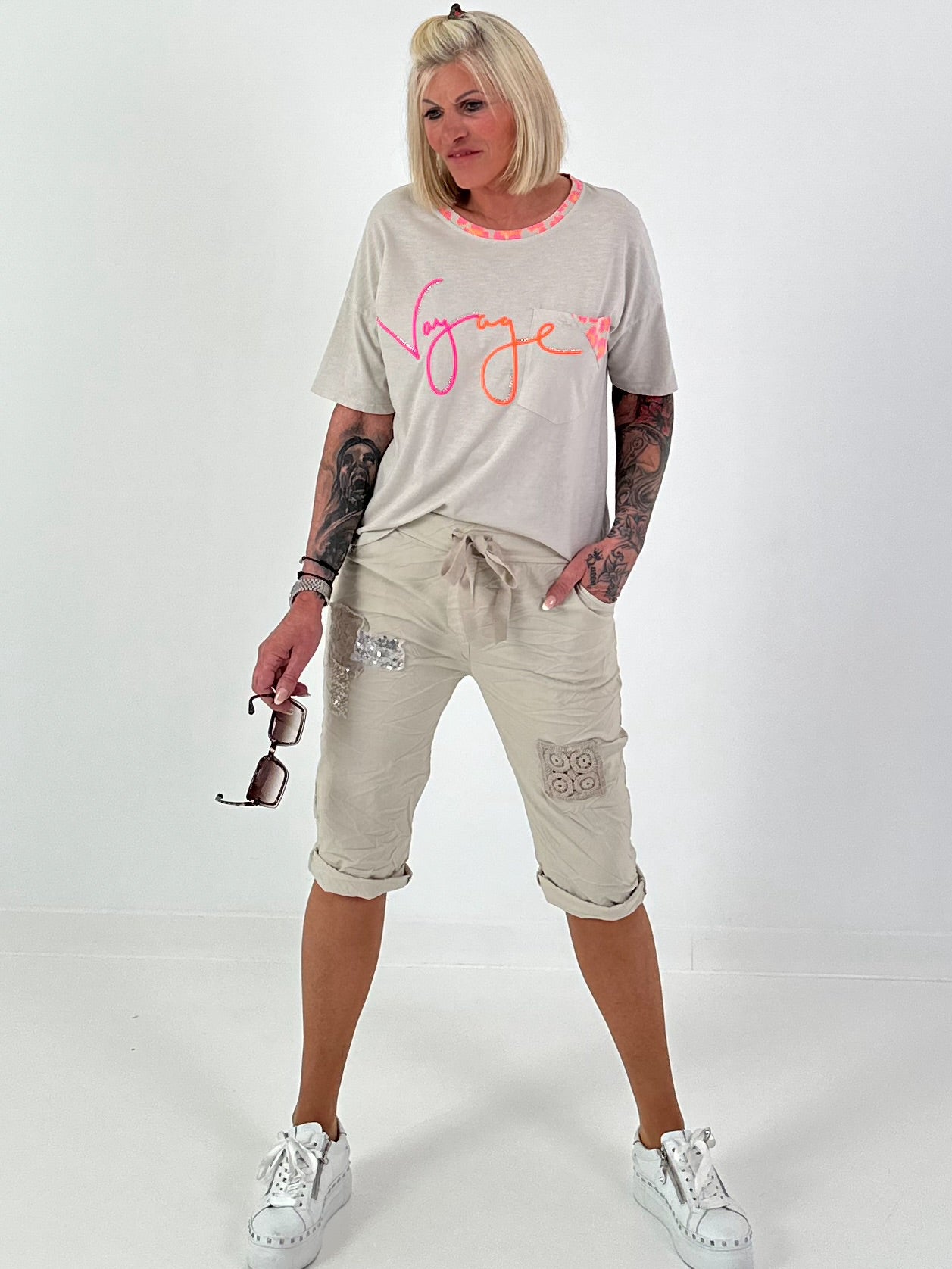 T-Shirt mit Leo-Details - beige