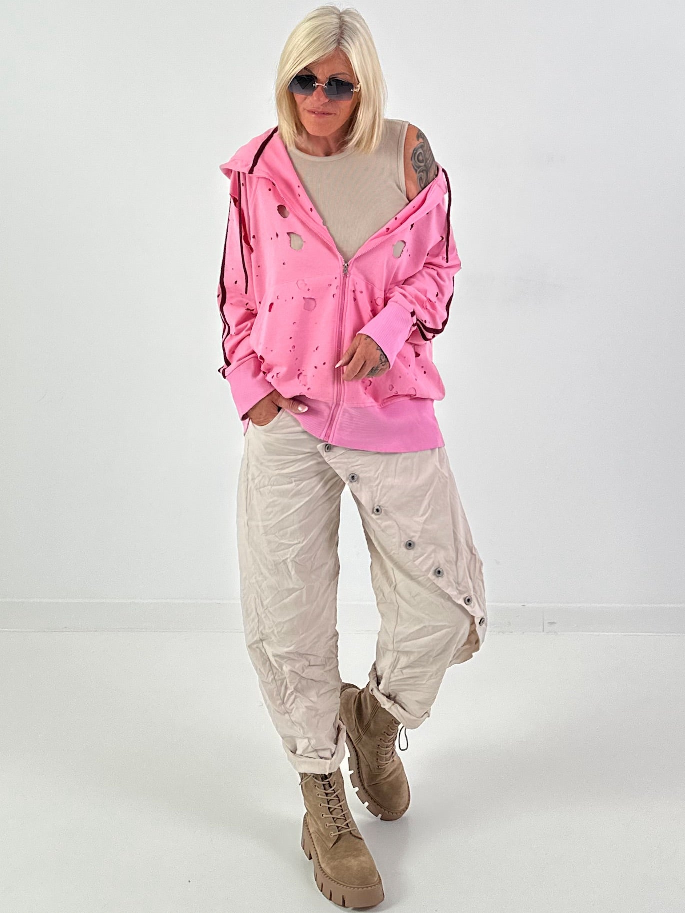 Stylische Sweatshirt Jacke mit großem Rückenpatch Dollar- rosa