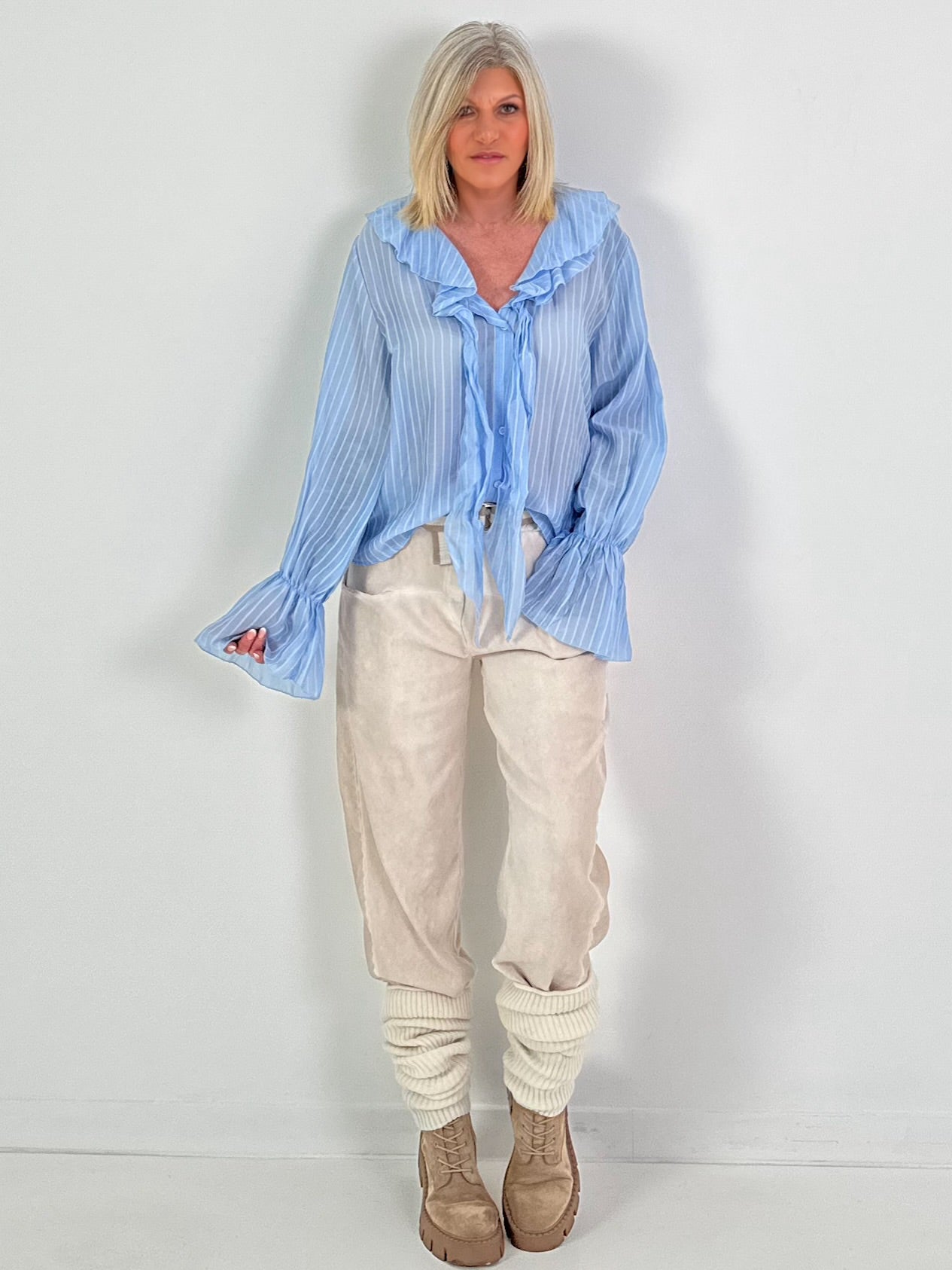 Bluse mit Bindeschleife - hellblau