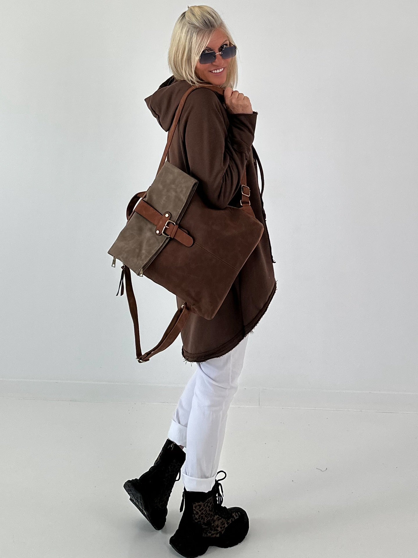 Casual long hoodie with thumbhole - mocha