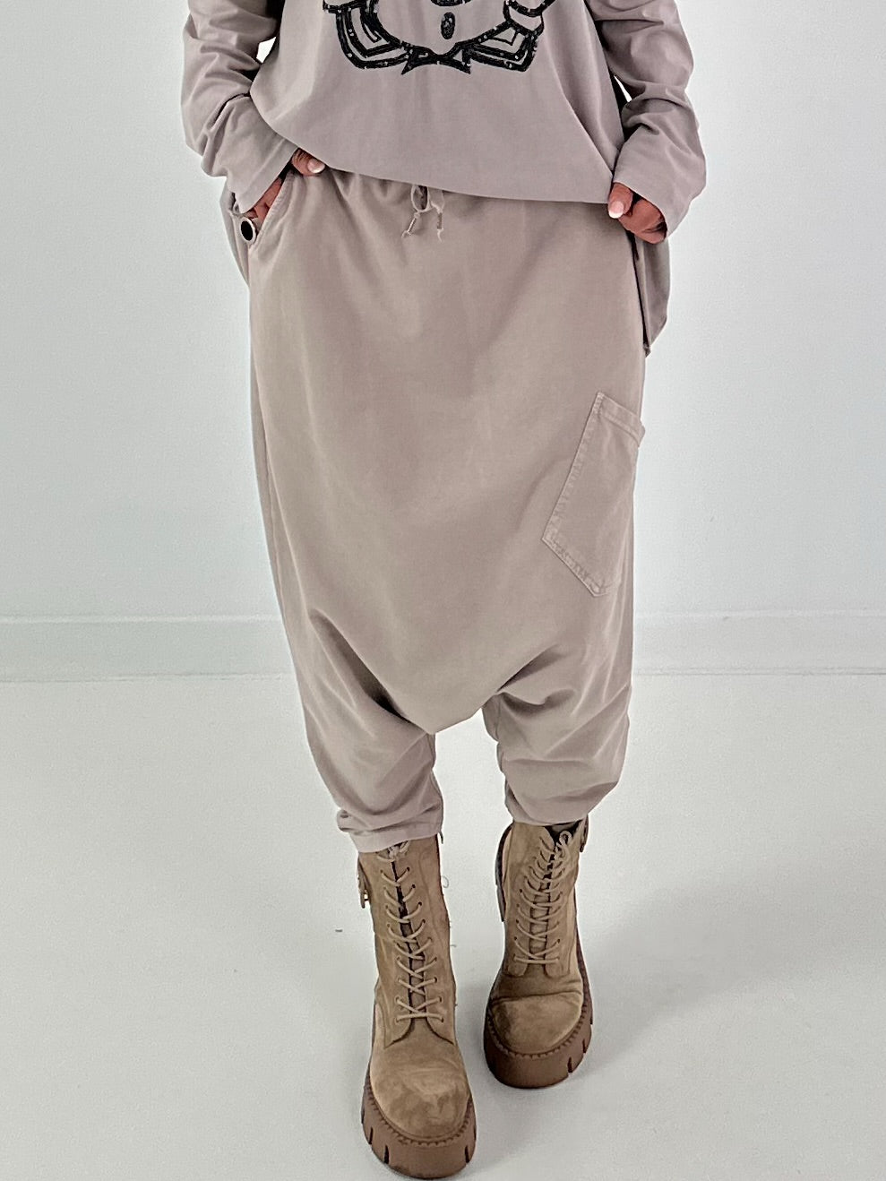 Haremhose mit aufgesetzter Tasche - beige