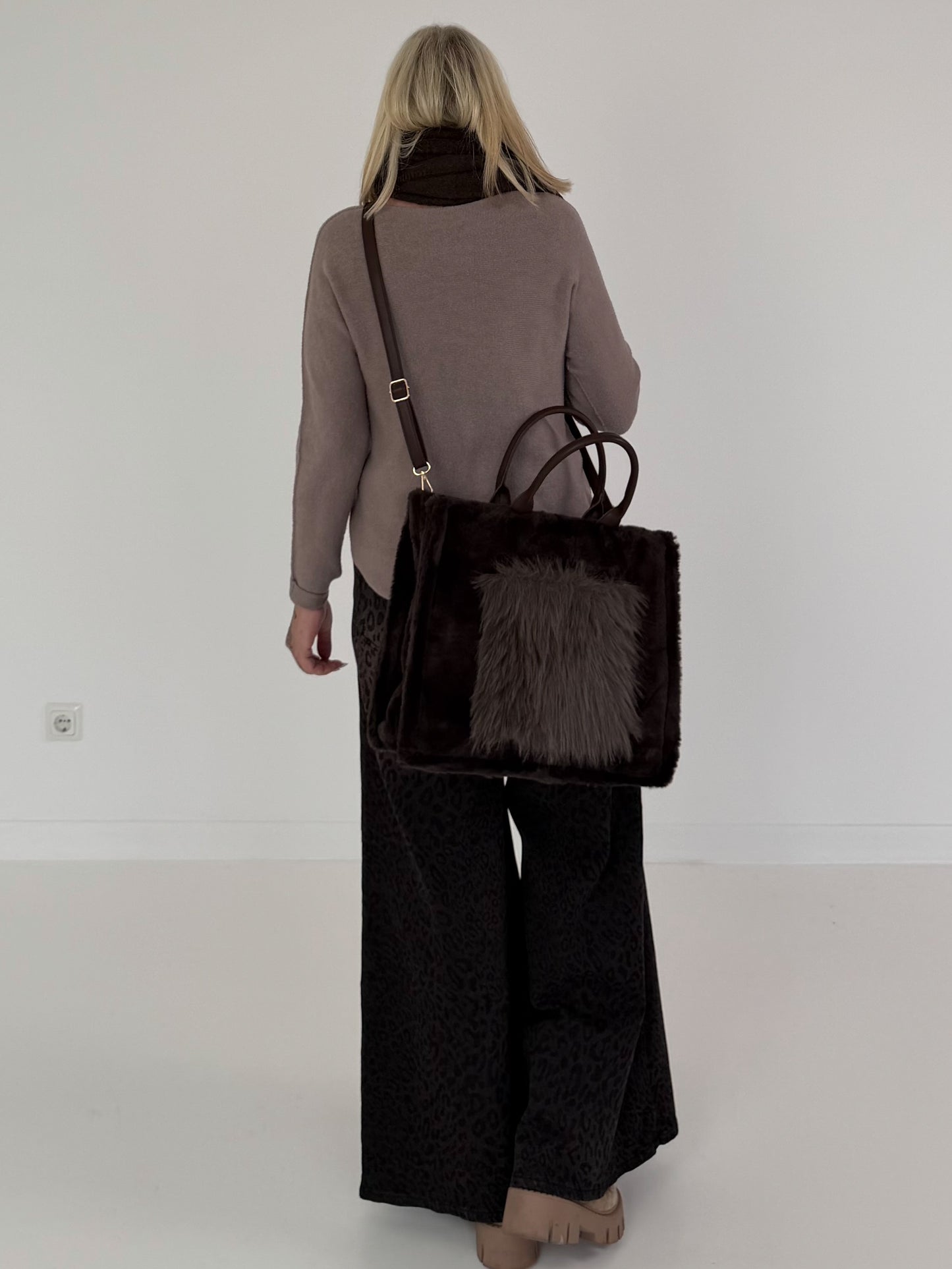 Stylische Felltasche - mokka