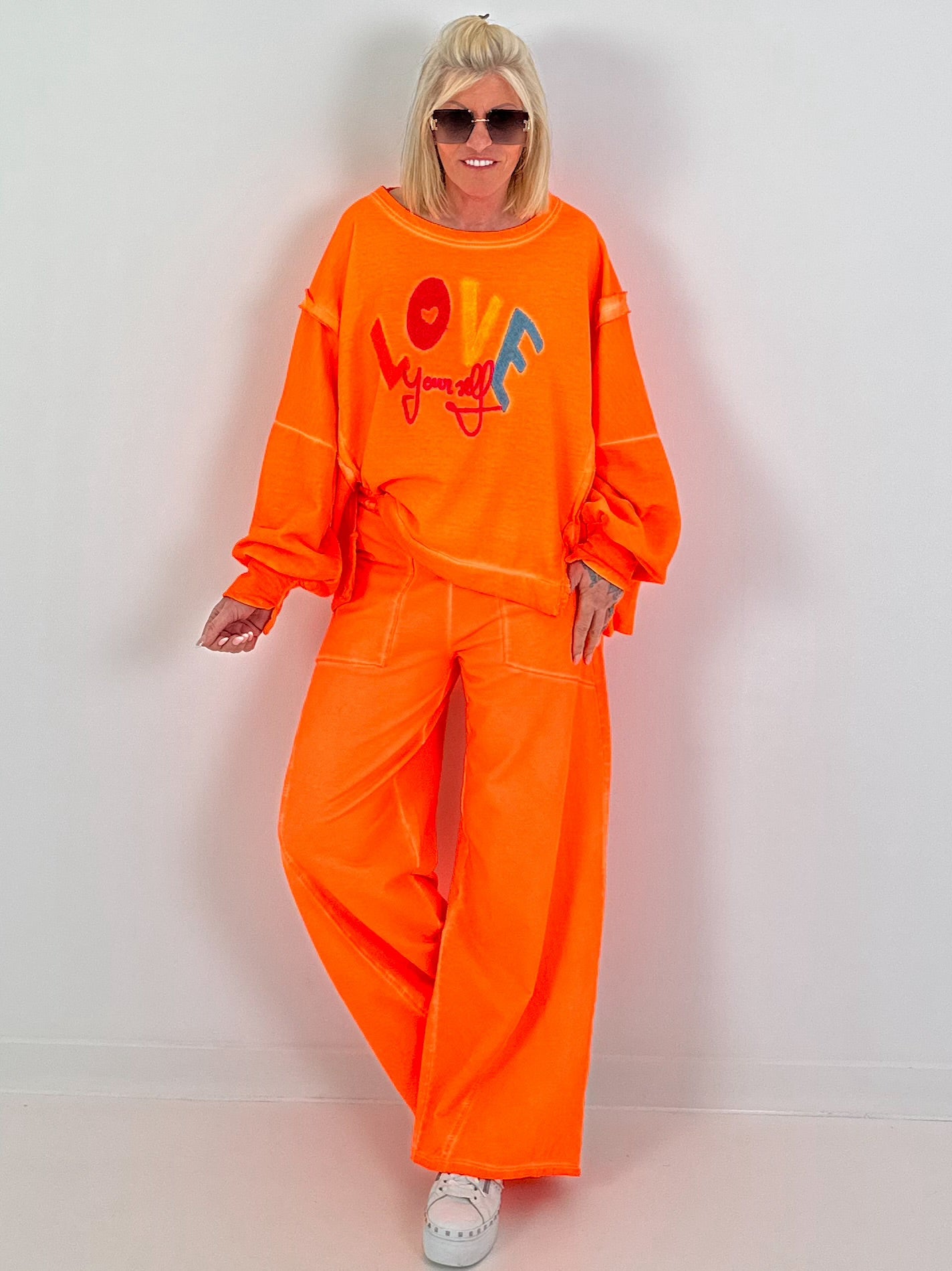 Sweater Love Yourself - neon orange