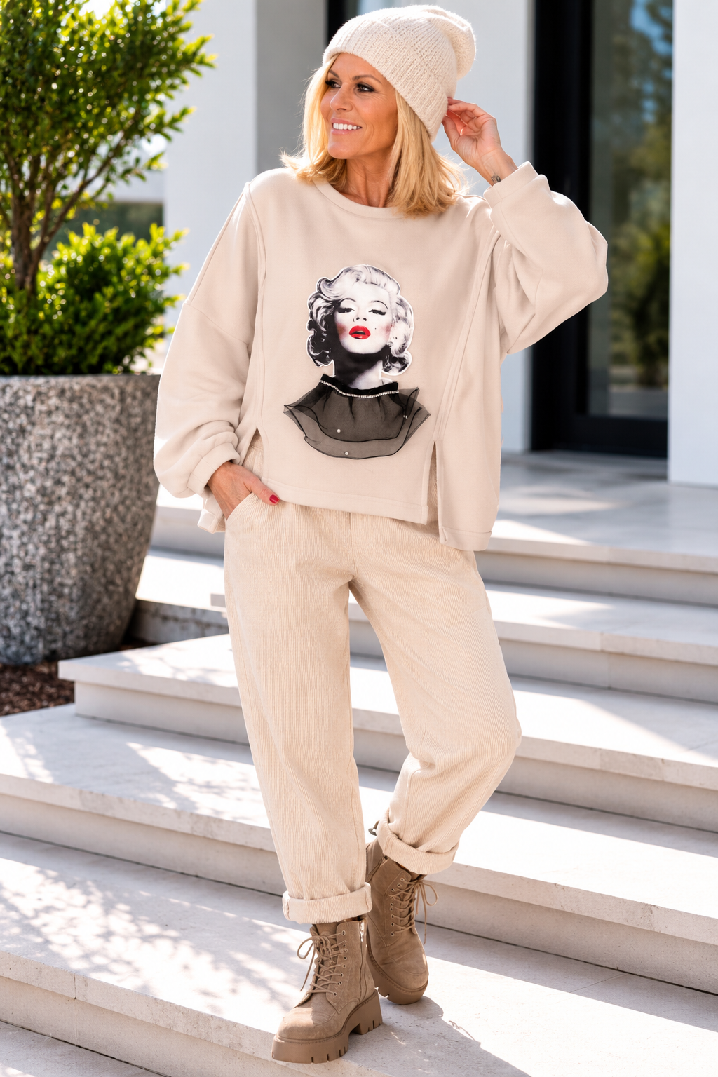 Oversized Sweater Iconic Woman - beige