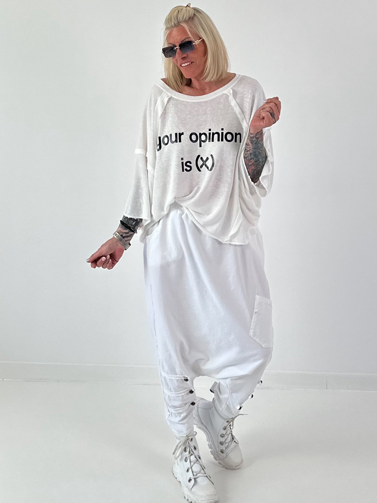 Oversized gebreid T-shirt met statementprint - wit