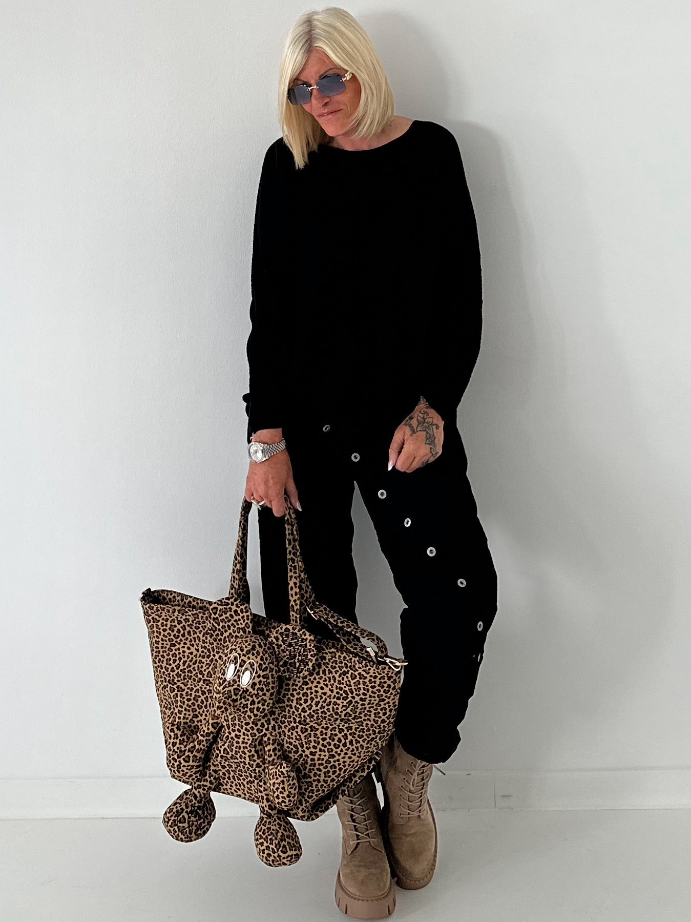 Soft Oversized Basic Pullover - Black