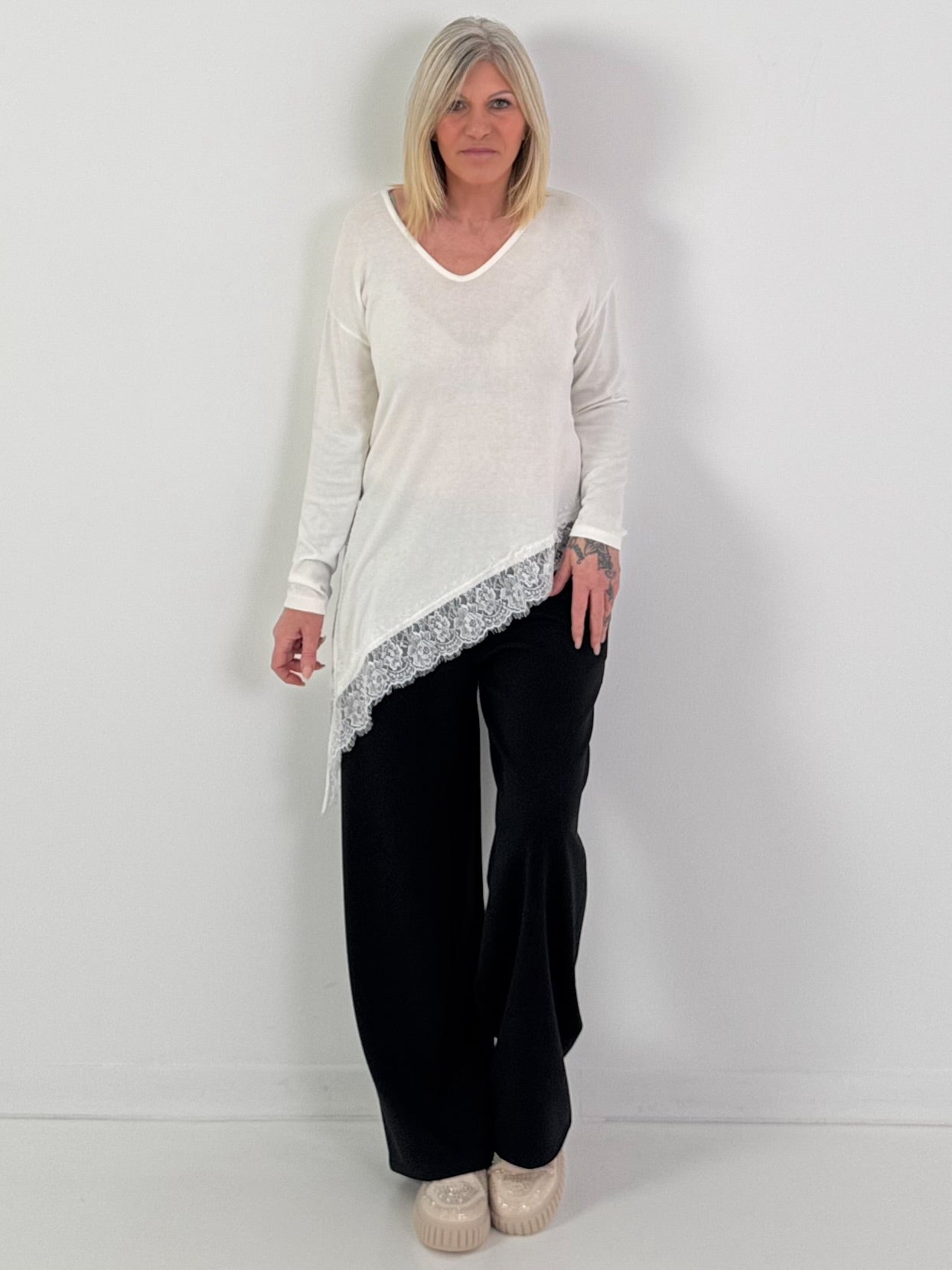 Feinstrick Pullover Modell "Velvet Ease" - ecru