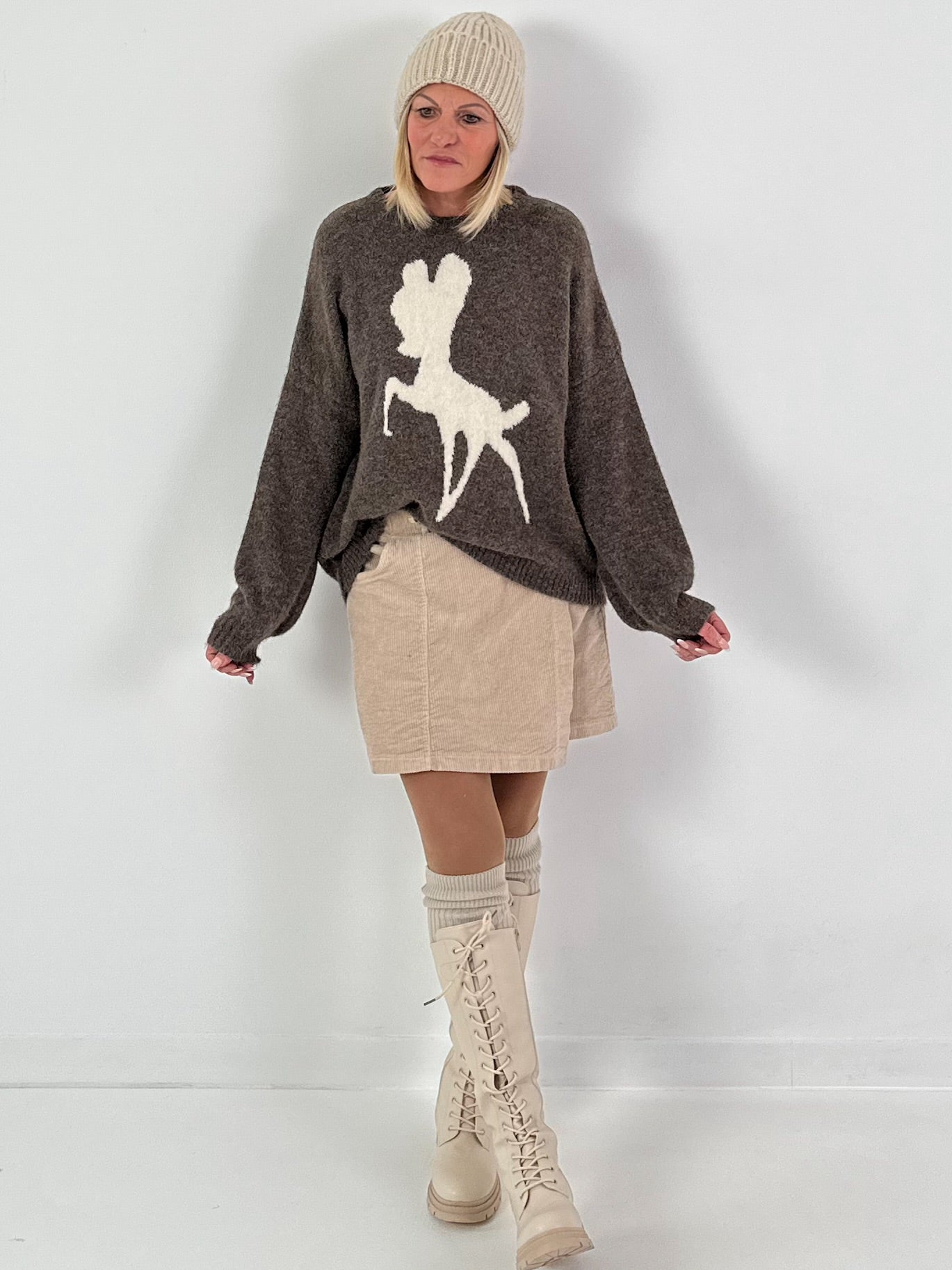 Sweater model "Nala" - taupe-beige