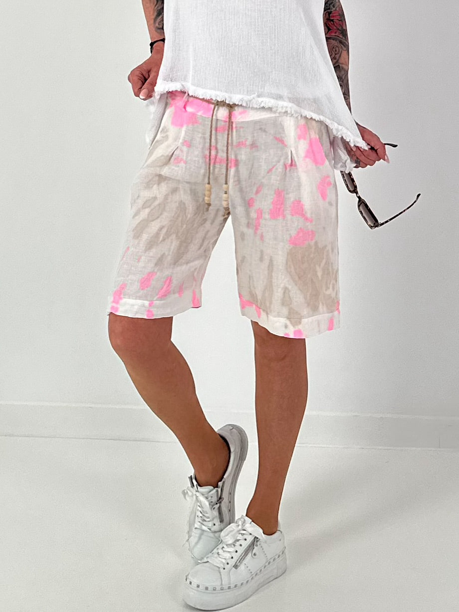 Leinen Short mit Batik Muster - weiss-neonpink-beige
