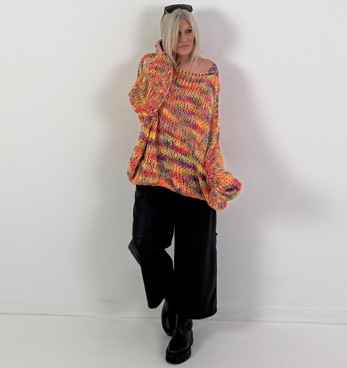 Oversized chunky knit sweater model "Sweet Whisper" - multicolored