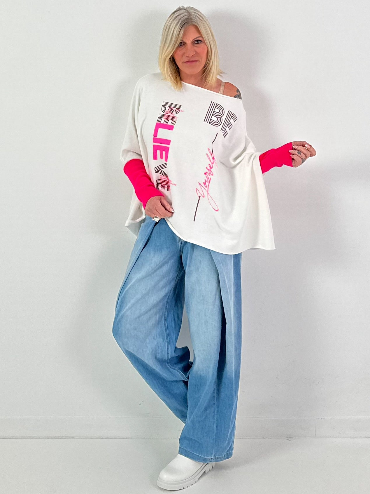 Oversized Sweatshirt Modell "Be Yourself" - weiss