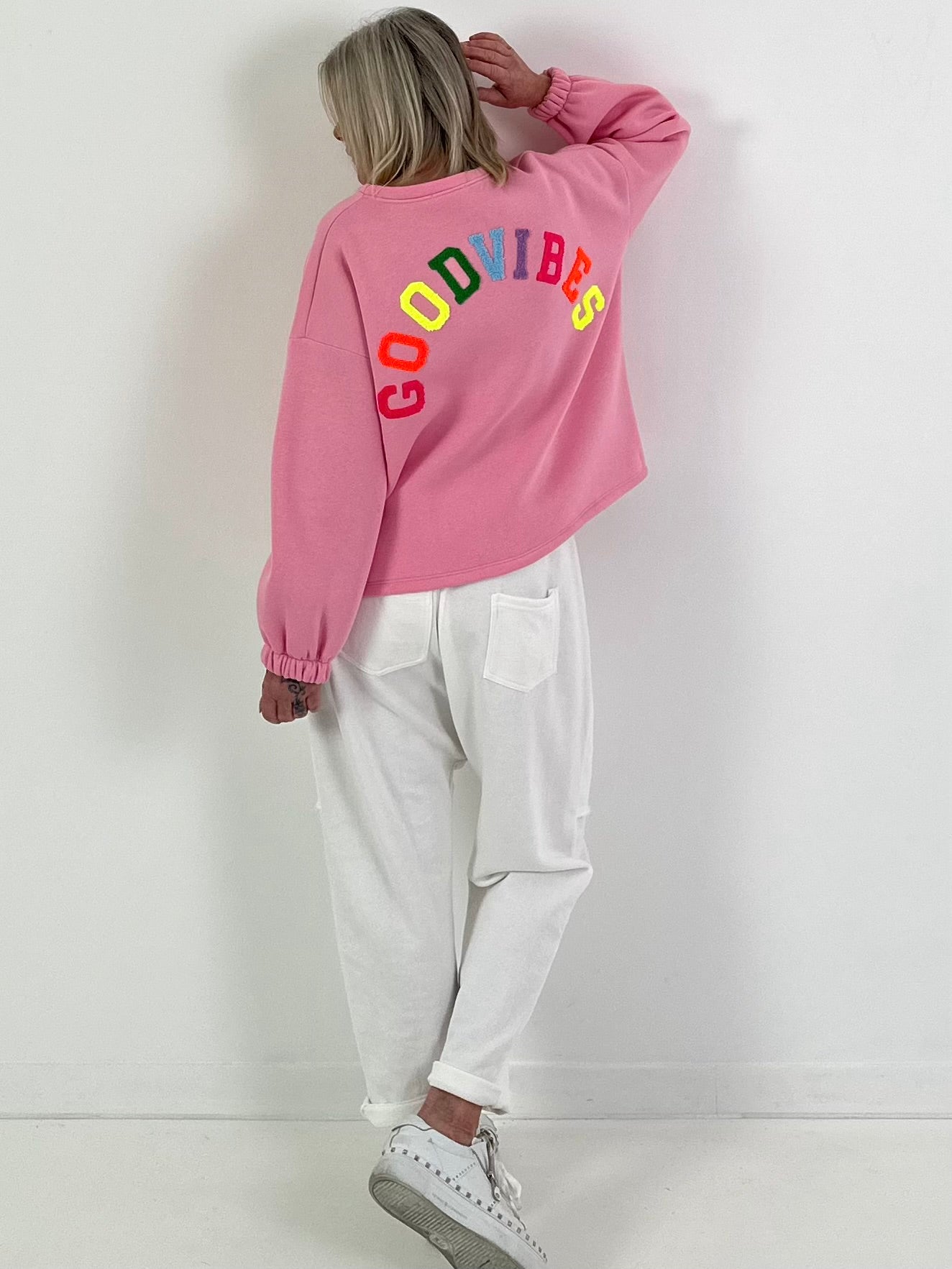 Sweatshirt model "Good Vibes" - pink