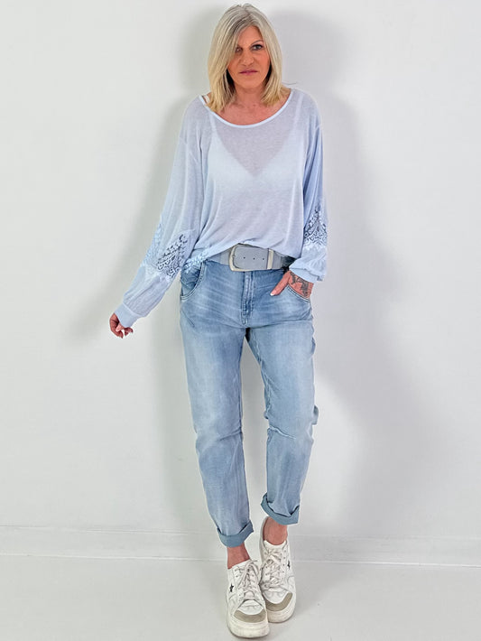 Pullover mit Spitzeneinsätzen - hellblau