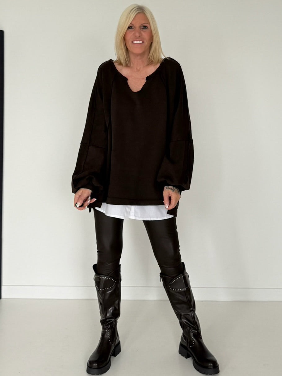 Oversized Sweater mit V-Neck und Inside-Out-Nähten - mokka ( lieferbar ab ca. 16.10.26)