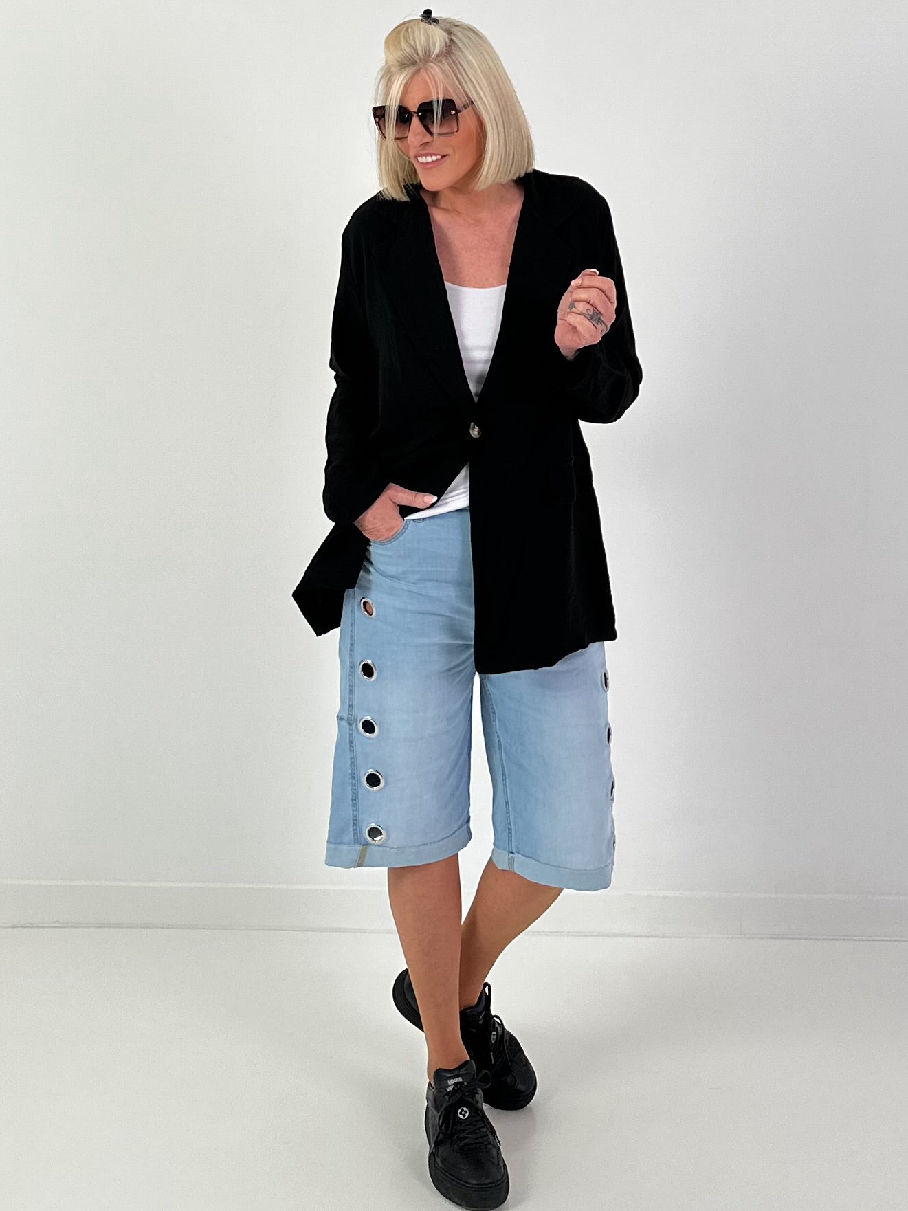 Leichter Blazer mit Patten - schwarz