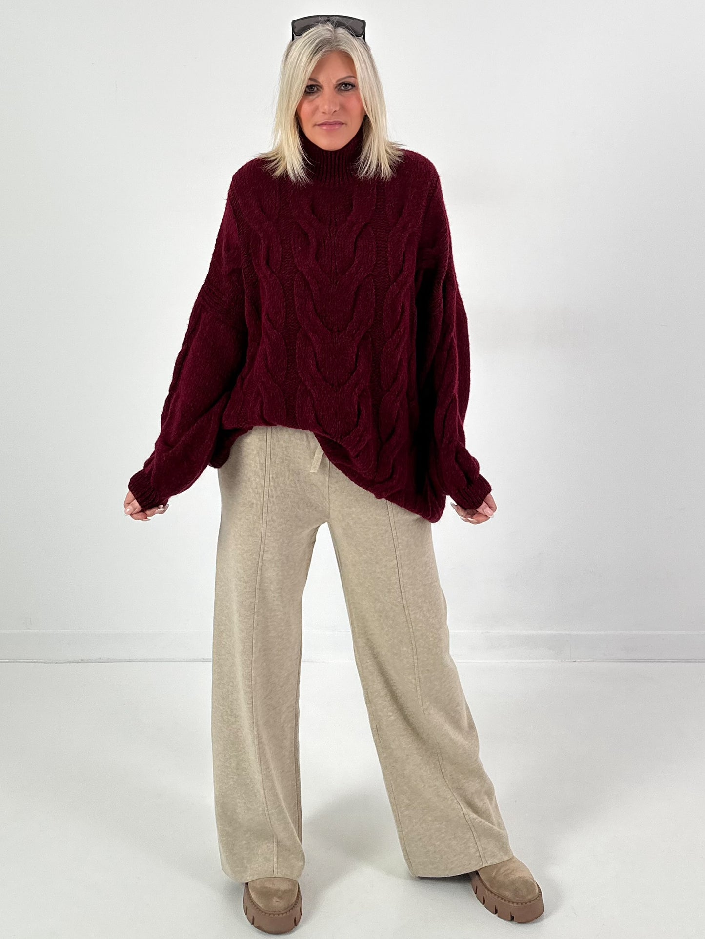 Lässiger Pullover mit Zopfmuster Modell "Pure Cable" - bordeaux