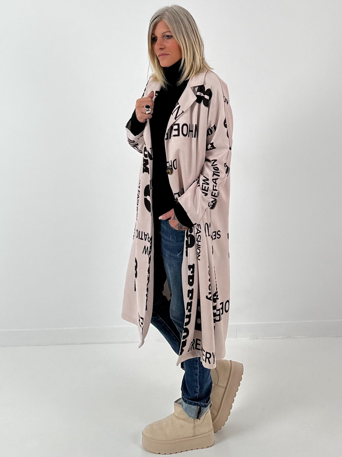 Suède look jas model "Sandstone Coat" - beige-mokka