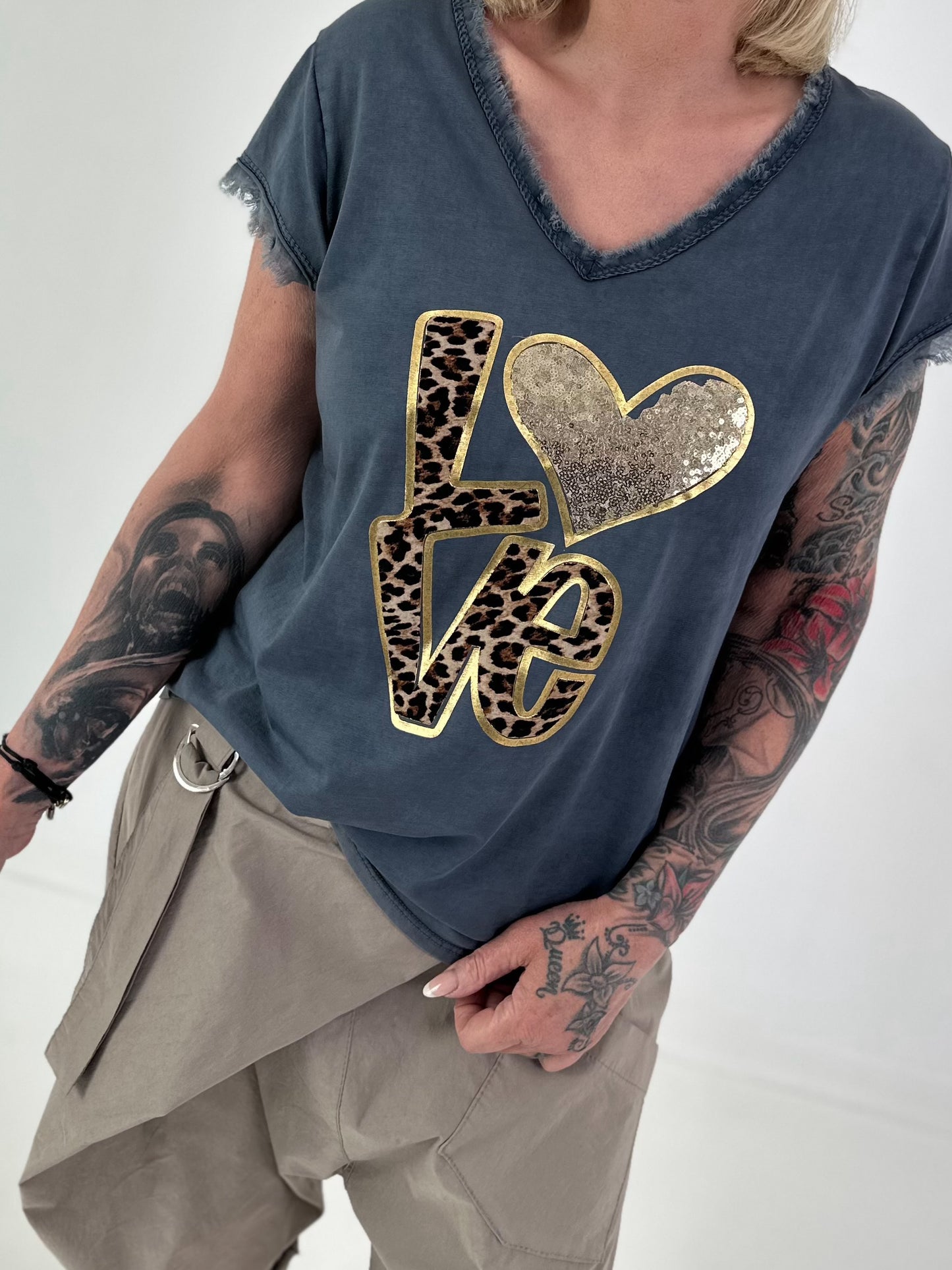 T-Shirt Love with Leo and Sequin Details - Blue