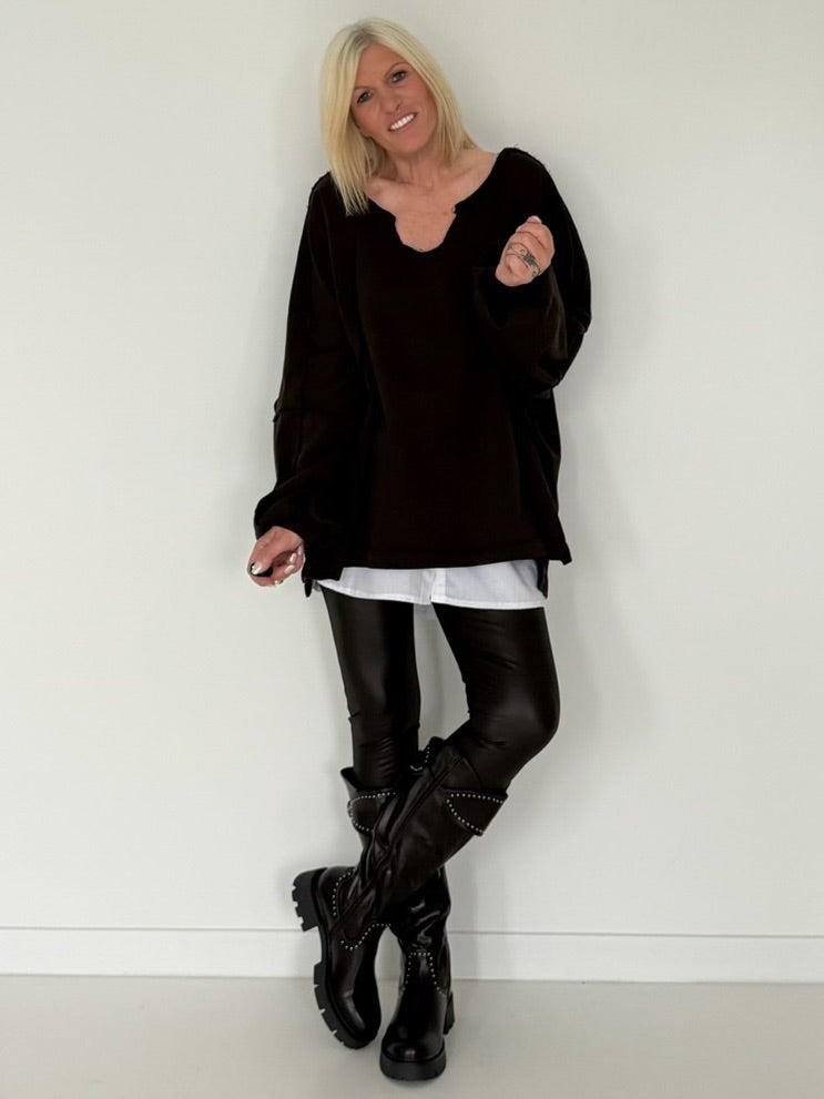 Oversized Sweater mit V-Neck und Inside-Out-Nähten - mokka ( lieferbar ab ca. 16.10.26)