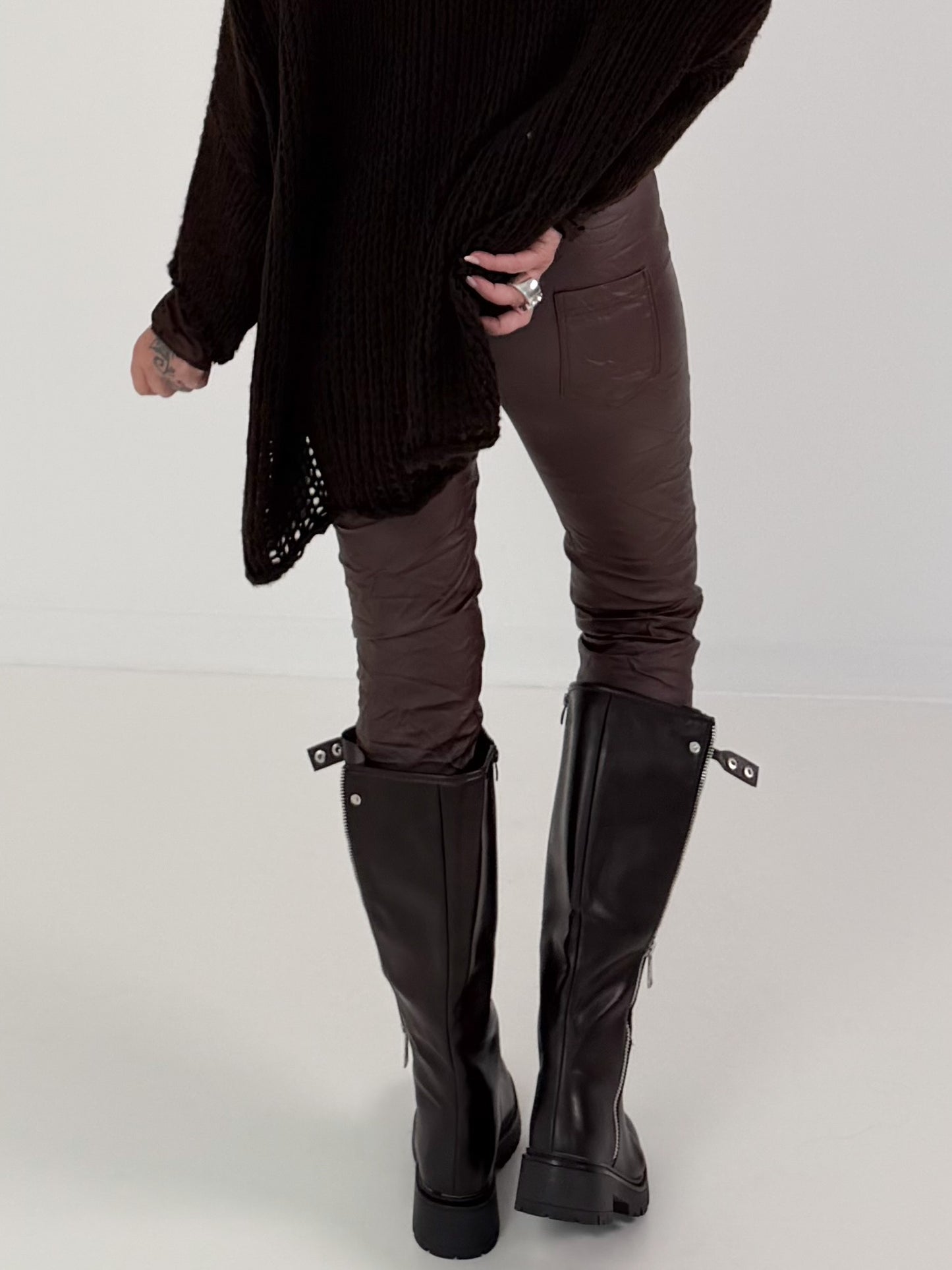 Vegan leather trousers with patch - mocha