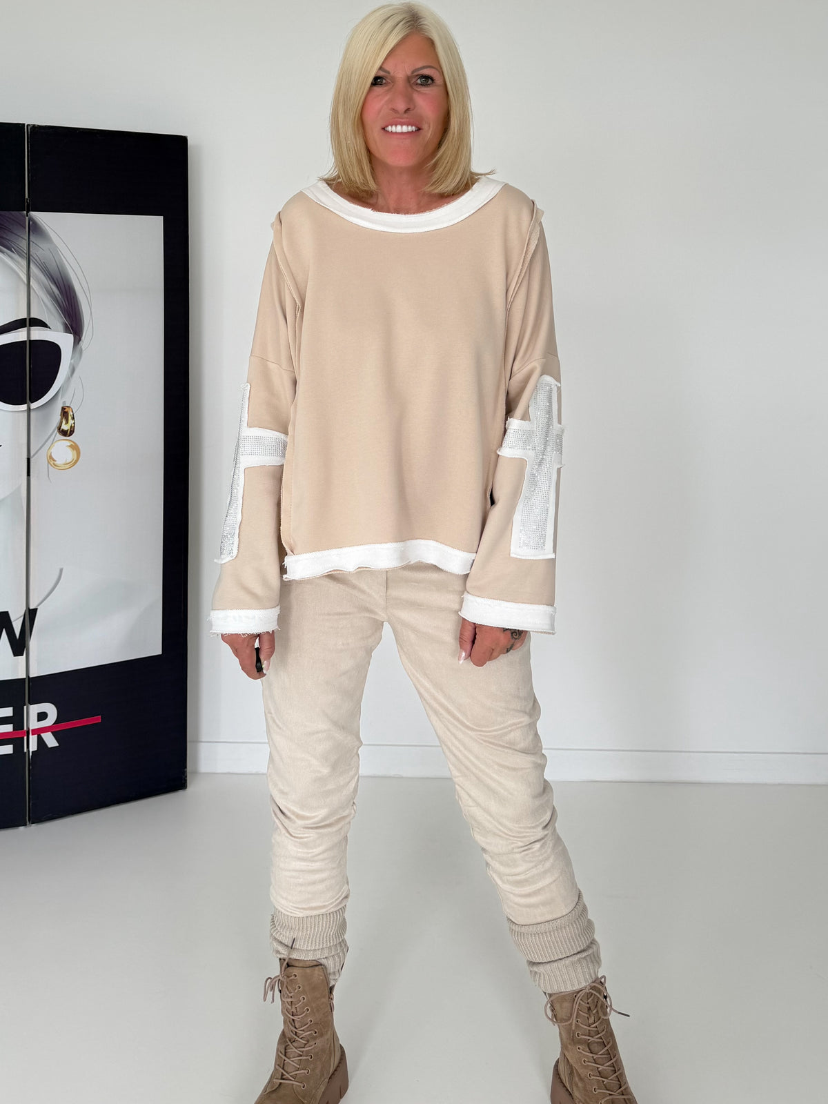 Hose in Wildlederoptik mit elastischem Bund - beige ( lieferbar ab ca. 13.09.26)