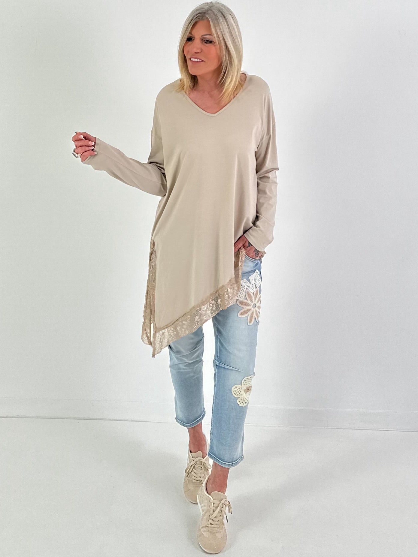 Shirt with lace trim - beige