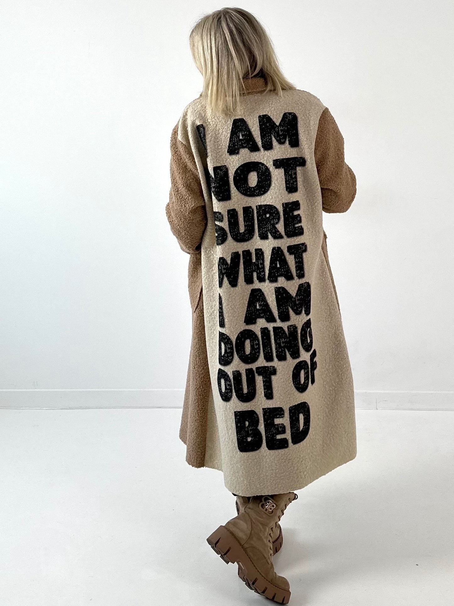 Boucléjas model “Wake up” - taupe-beige