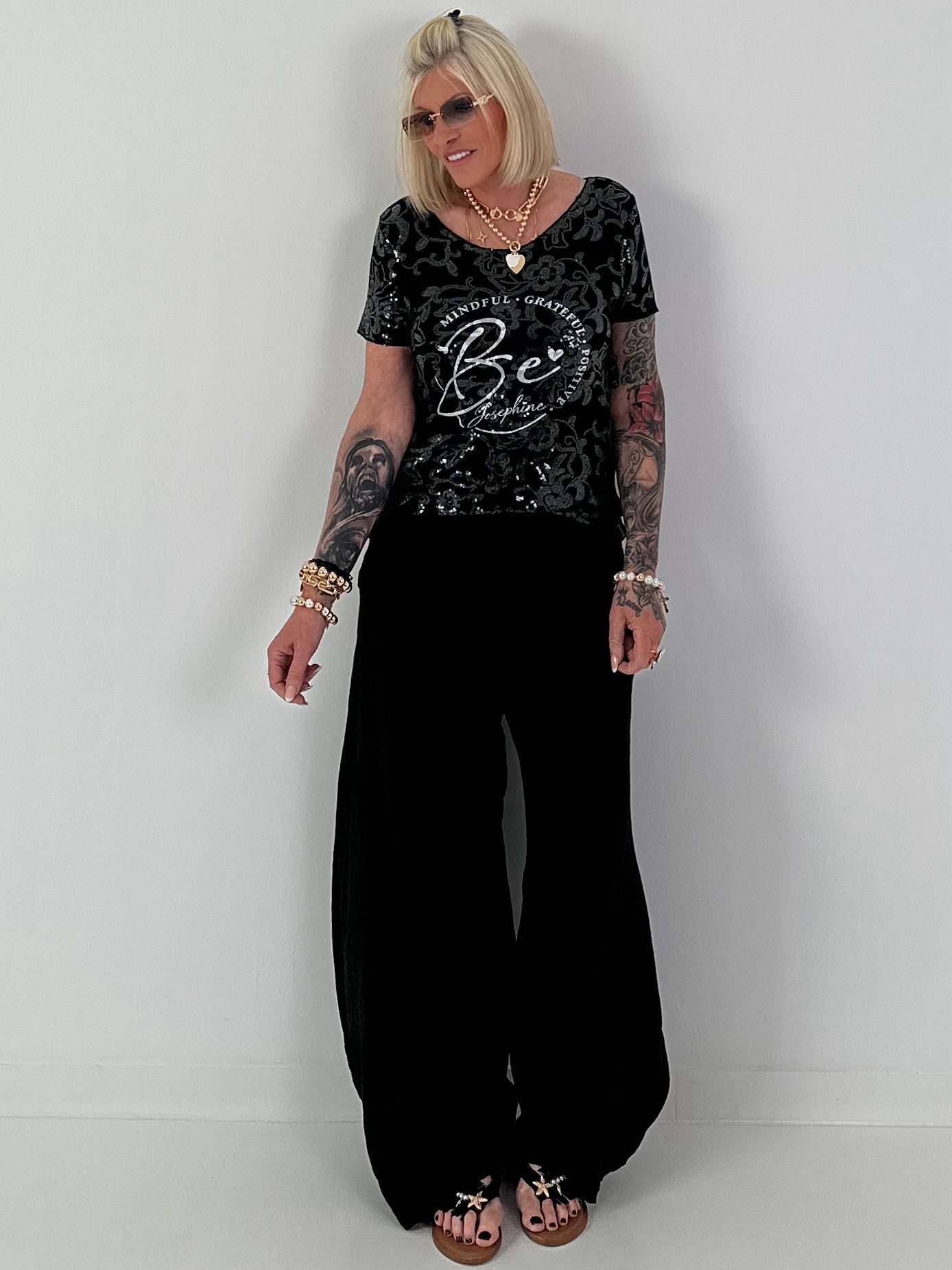T-Shirt mit transparenten Pailletten - schwarz