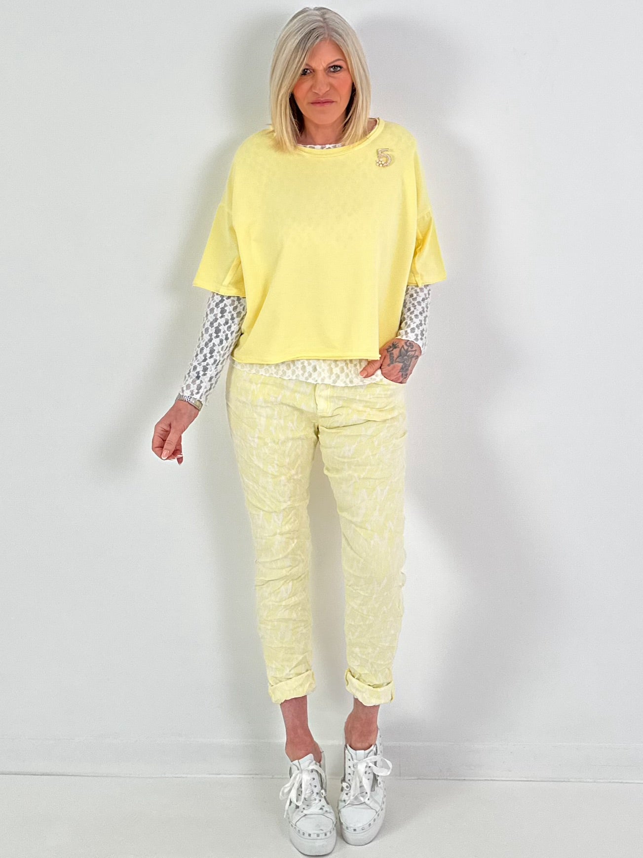 Spitzenshirt mit Muster - 7 Farben