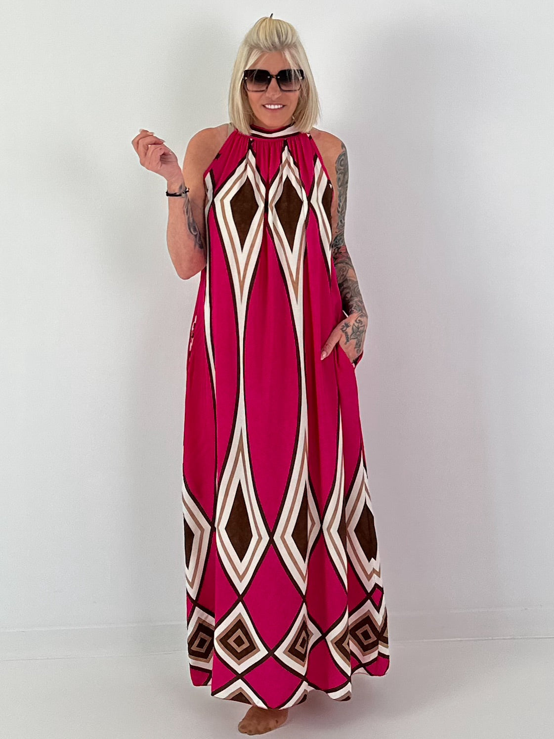 Neckholder Kleid mit All-Over Muster - pink-braun-mehrfarbig