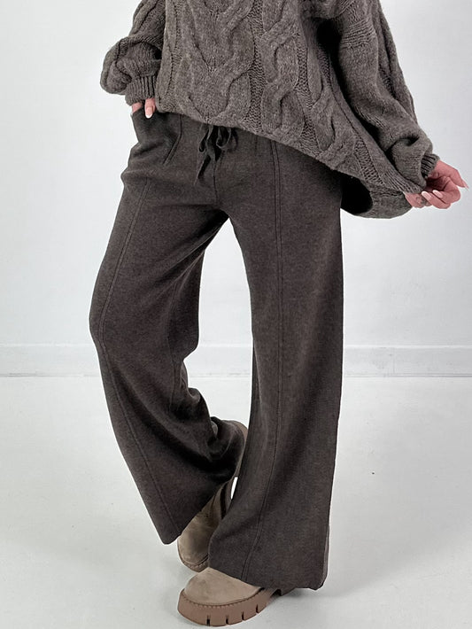 Knitted trousers model "Weave&amp;Wear" - brown