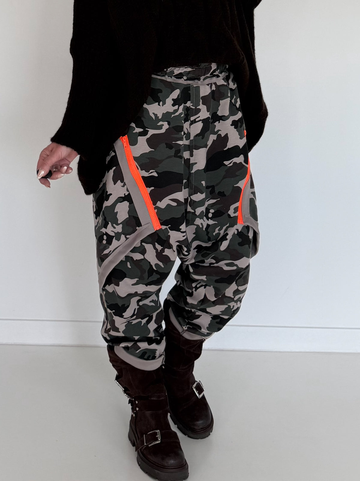 Harembroek met camouflageprint - olijf-taupe-meerkleurig