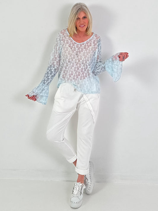 Bloemenkanten blouse - lichtblauw