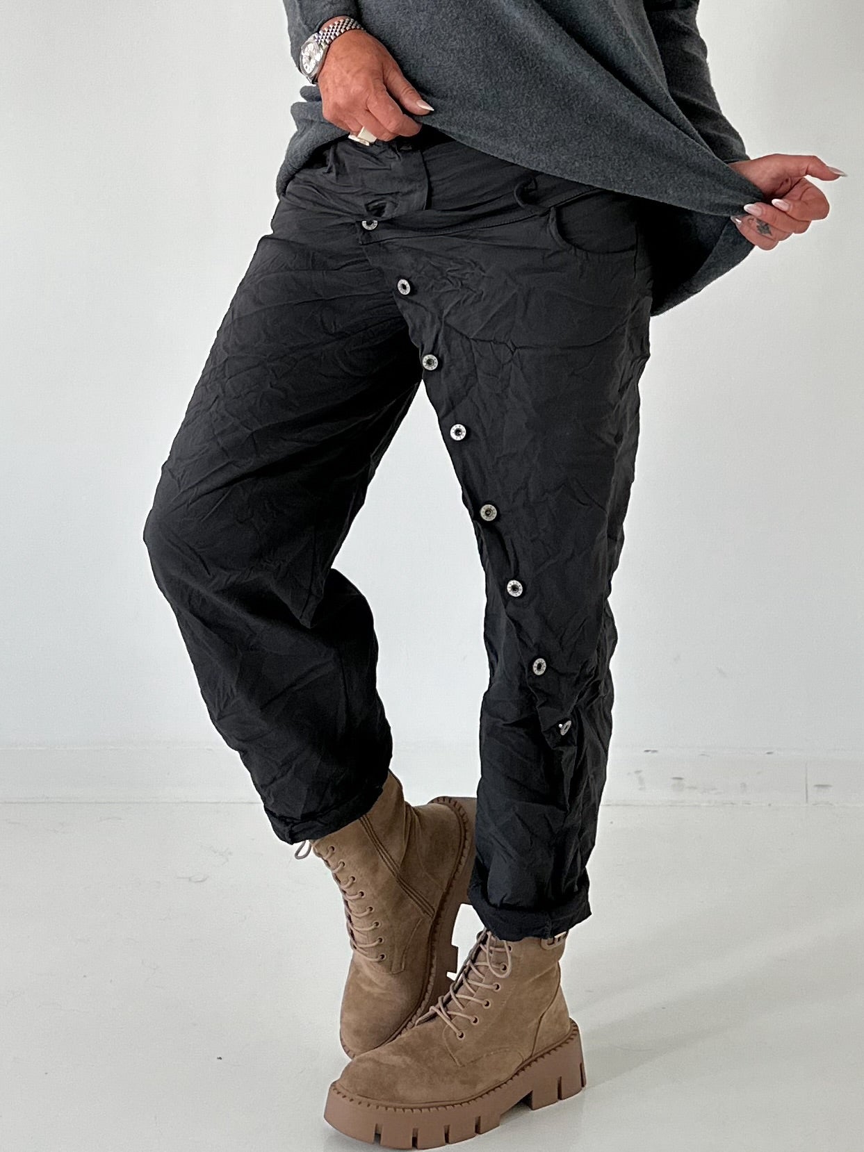 Hose mit elastischem Bund und Knopfleiste quer - anthrazit