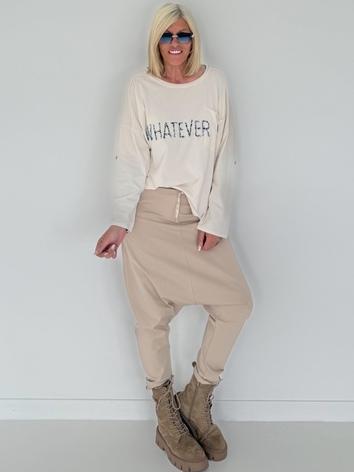 Sweater Whatever mit Strass-Details - beige