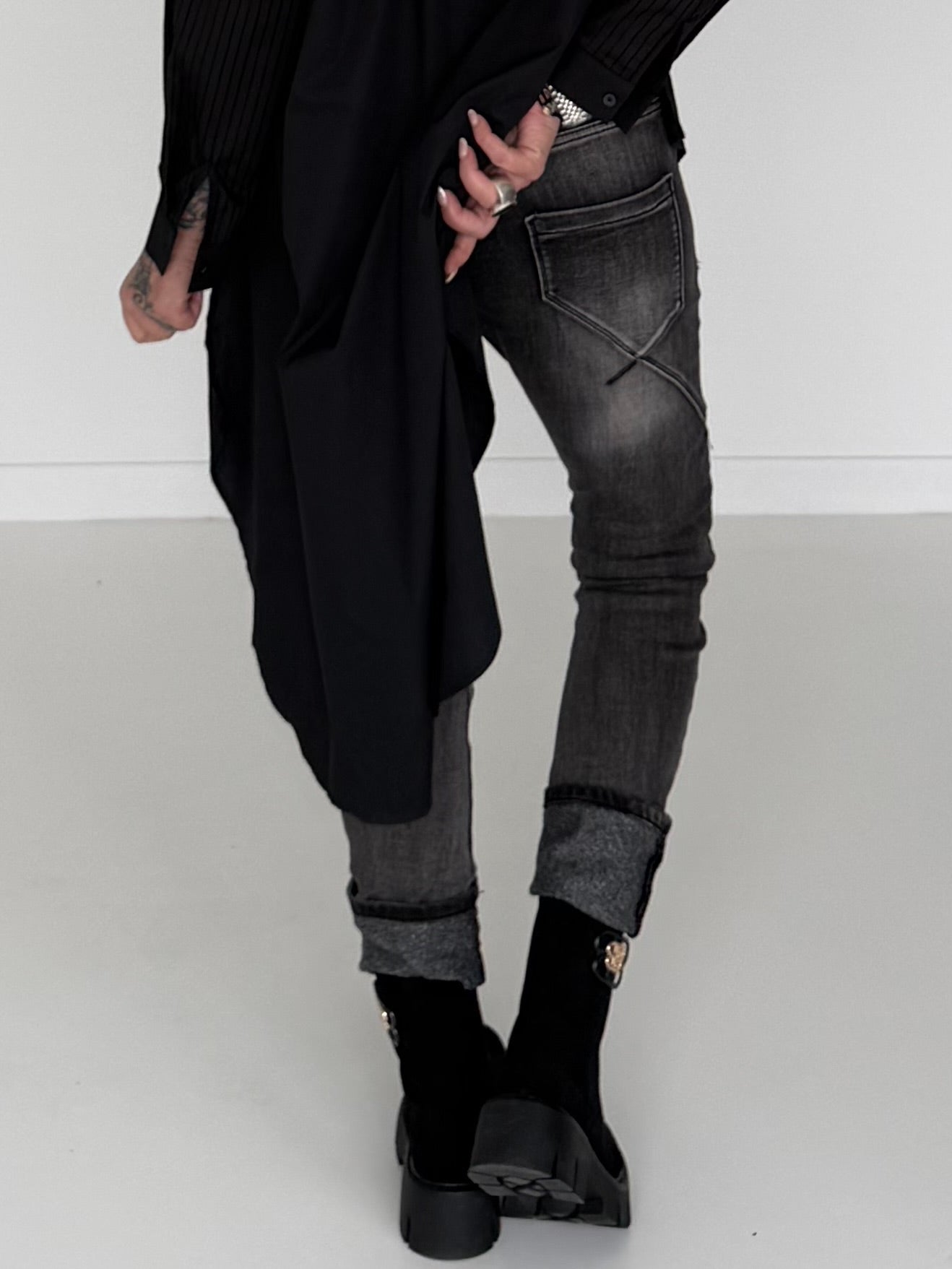 Jeans with denim details - used black