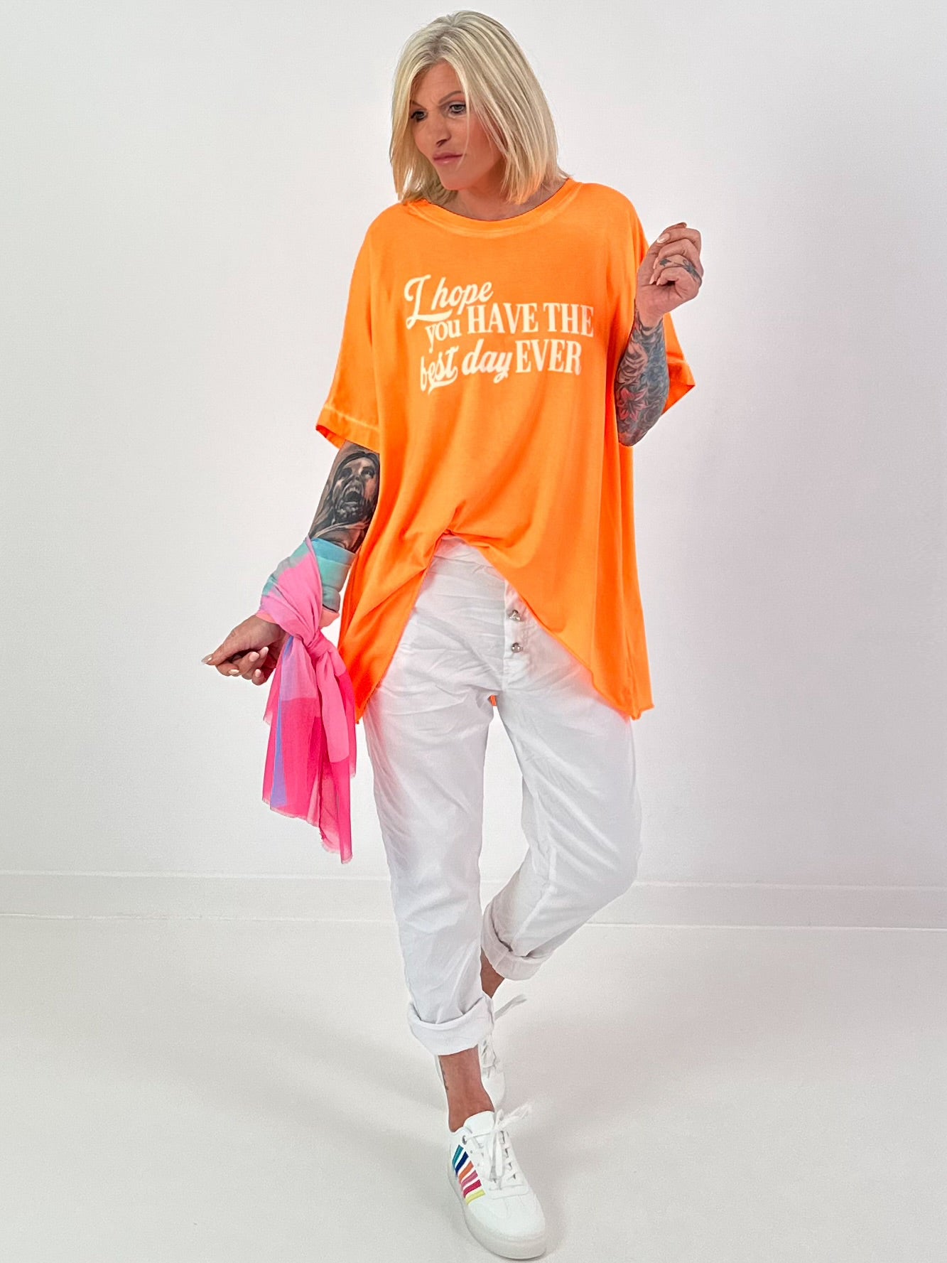 Boyfriend Hose mit Herzknöpfen - weiss