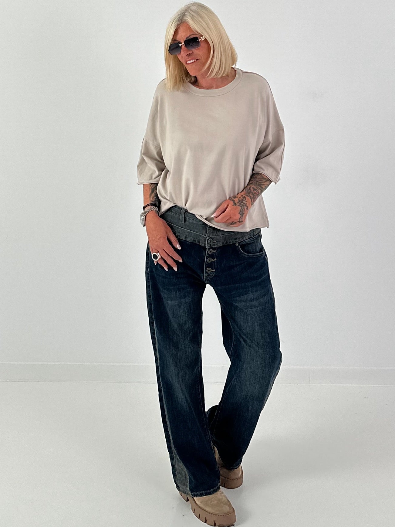 Half-sleeve shirt with stylish outer seams - beige