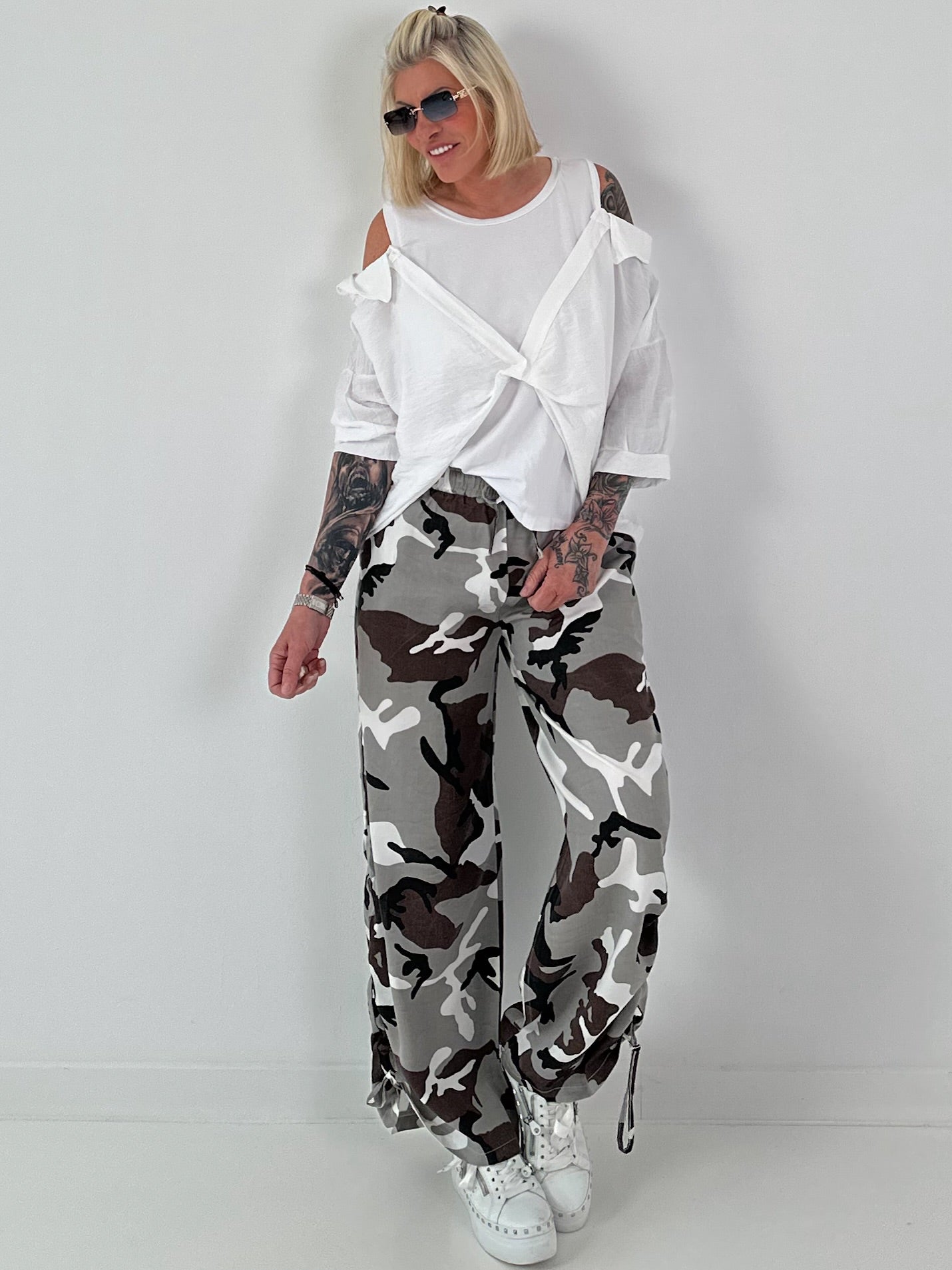 Balloon Linen Trousers with Fringe Details - taupe