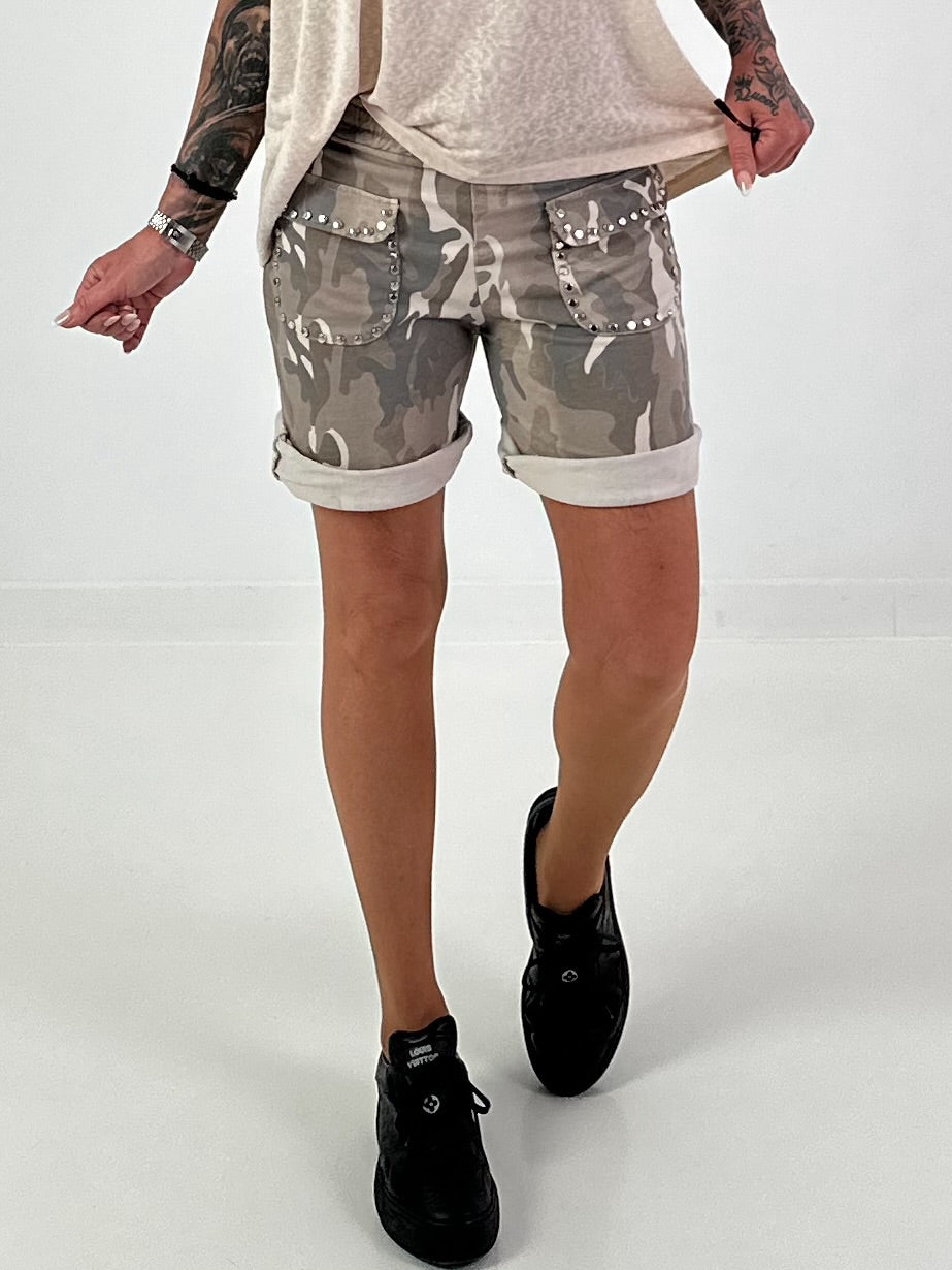 Sweat Short Camouflage mit Nieten - beige-mehrfarbig