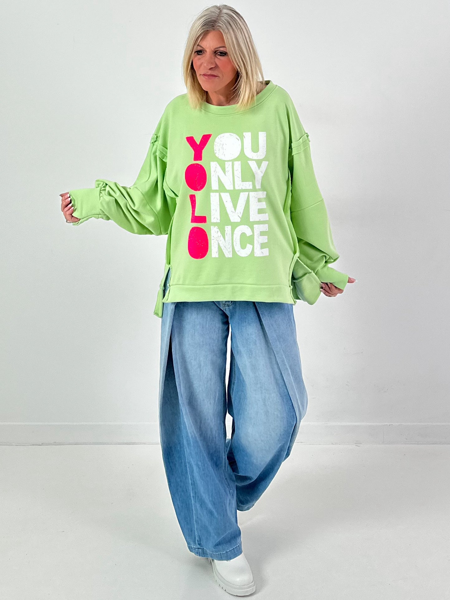 Sweatshirt Modell "YOLO" - grün