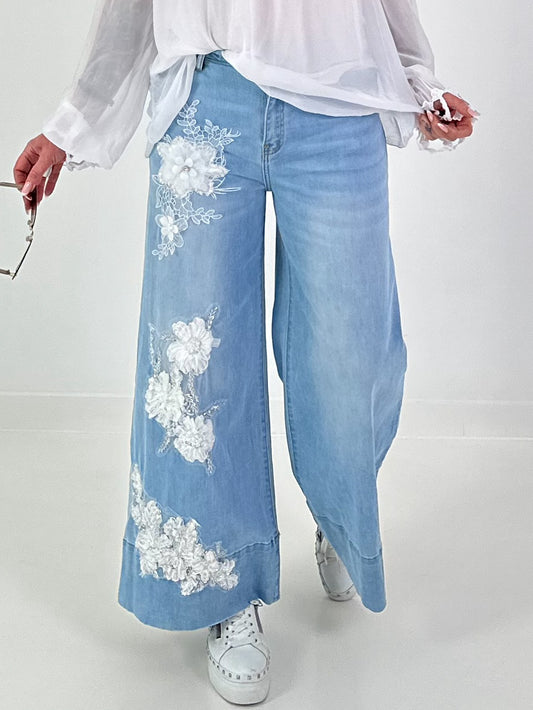 Wide-Leg Jeans with Floral Appliqué - denim