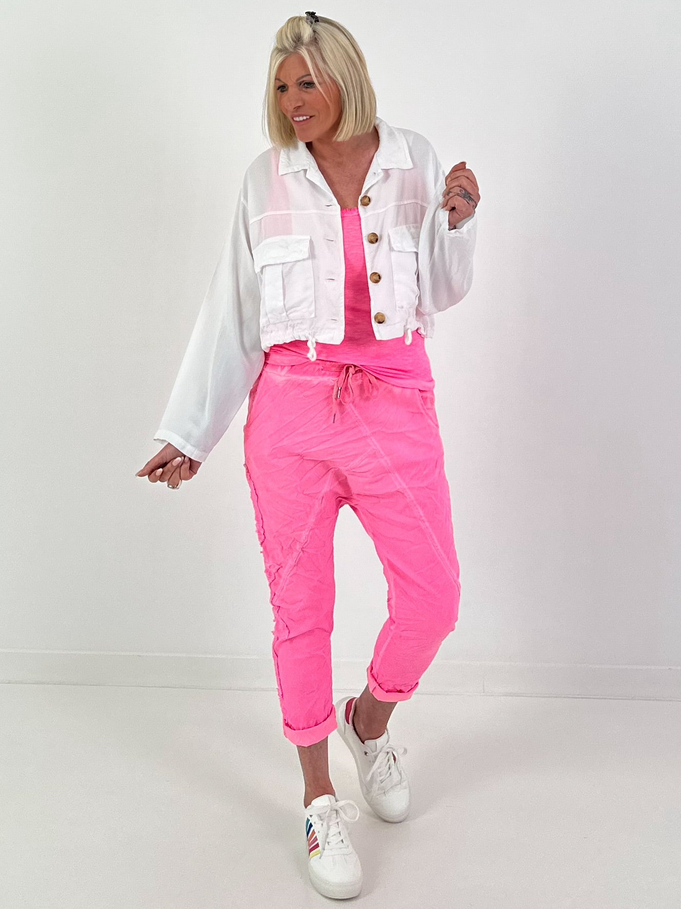 Short jacket with back print - white
