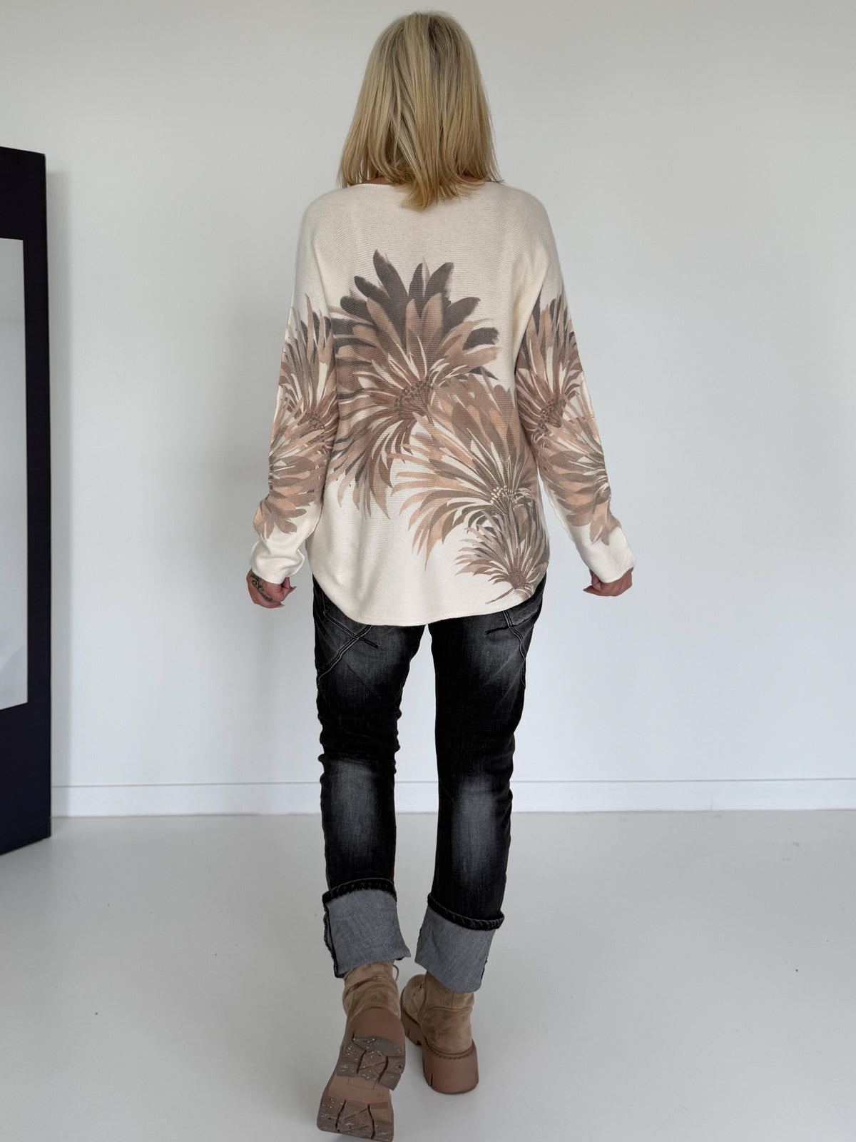 Pullover mit V-Ausschnitt und Botanical-Print - creme-taupe