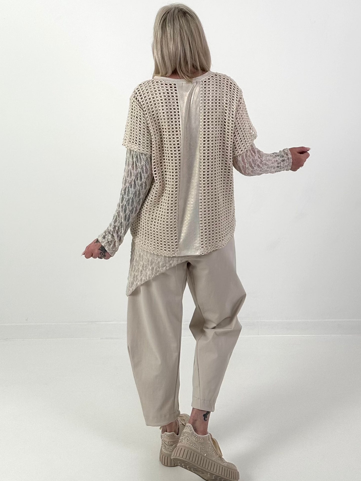 Häkelshirt mit V-Ausschnitt - beige