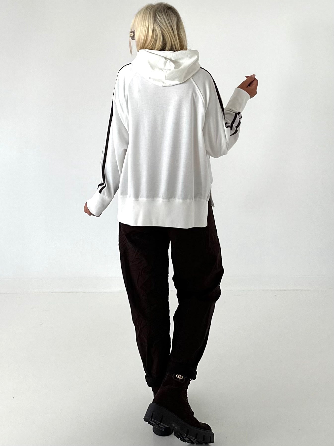Stylisches Sweatshirt  mit großem Patch Dog - weiss