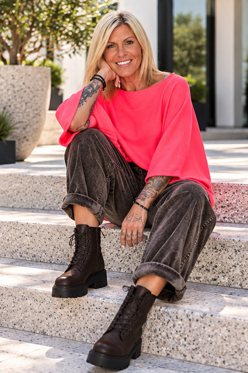 Sweater with turned-up sleeves - neon pink